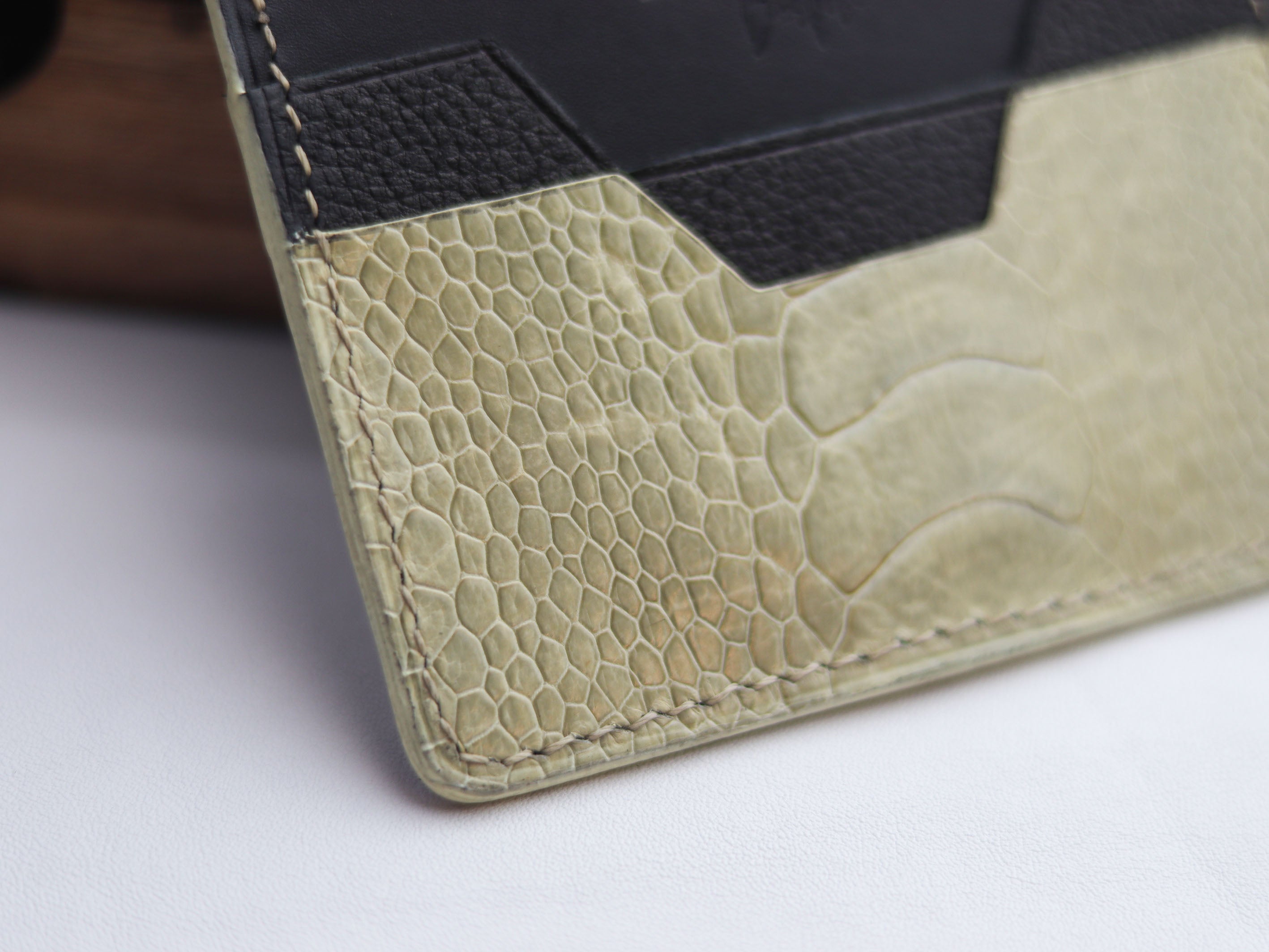 AUGUSTUS - MINIMAL WALLET PARCHMENT BIEGE OSTRICH LEG SKIN