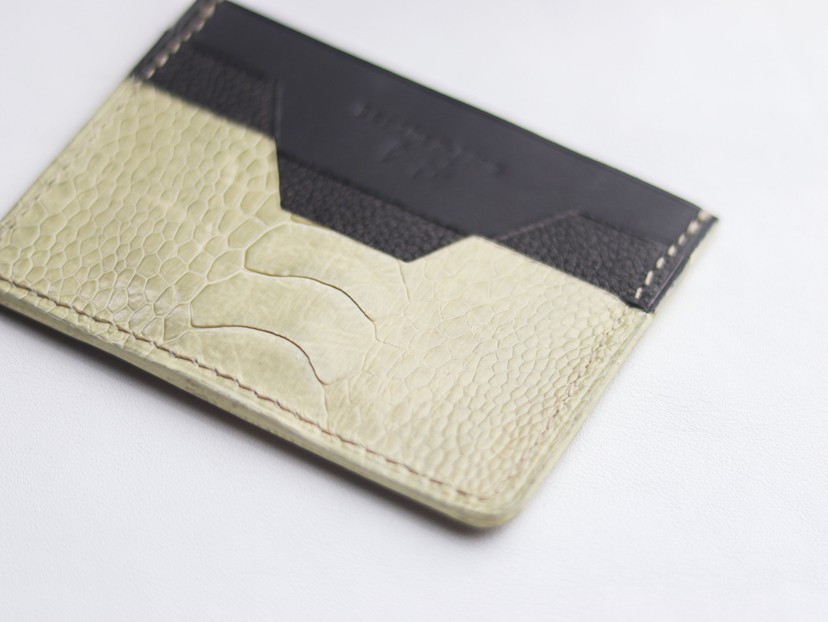 AUGUSTUS - MINIMAL WALLET PARCHMENT BIEGE OSTRICH LEG SKIN