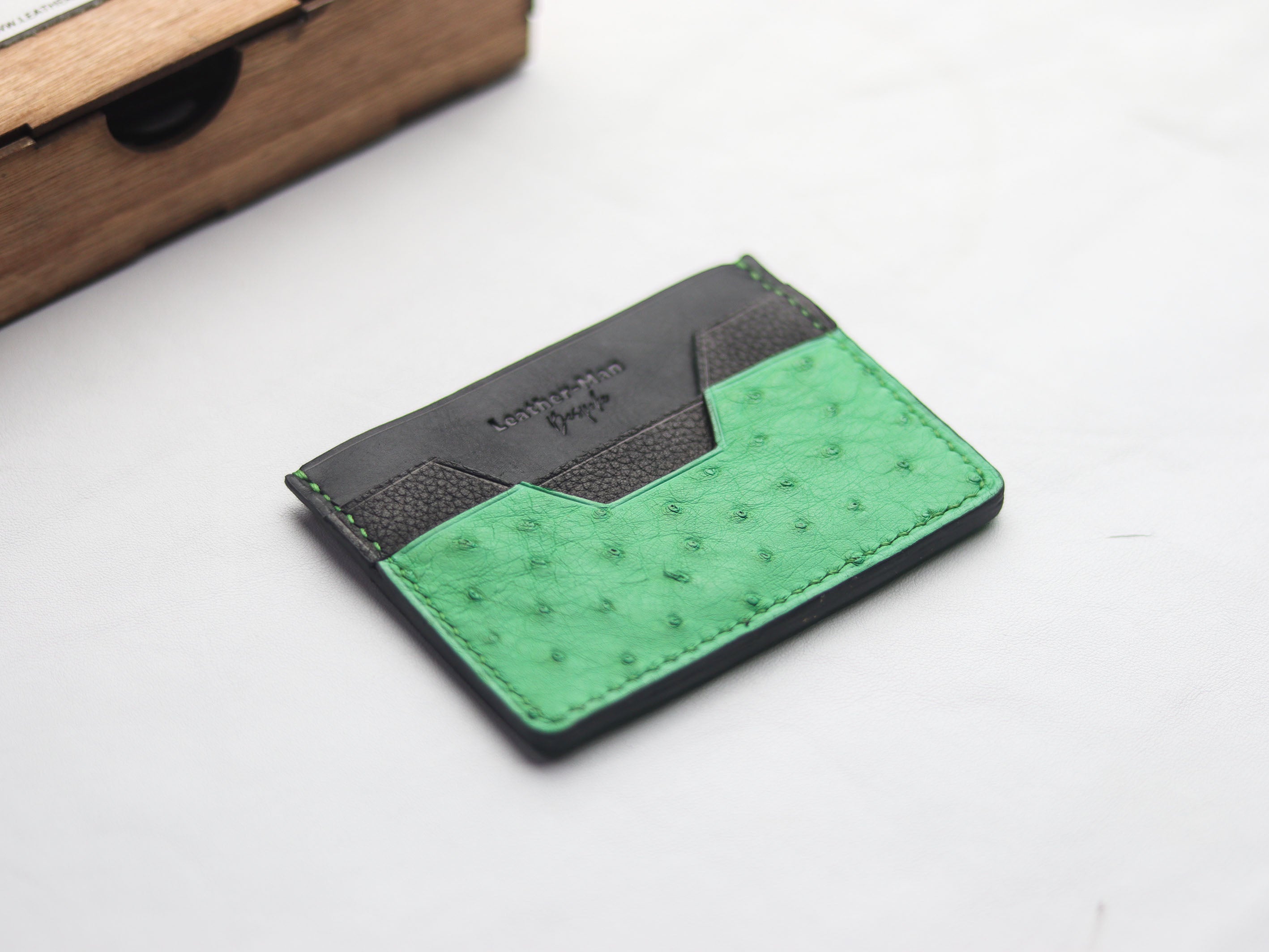 AUGUSTUS - MINIMAL WALLET PARAKEET GREEN OSTRICH SKIN