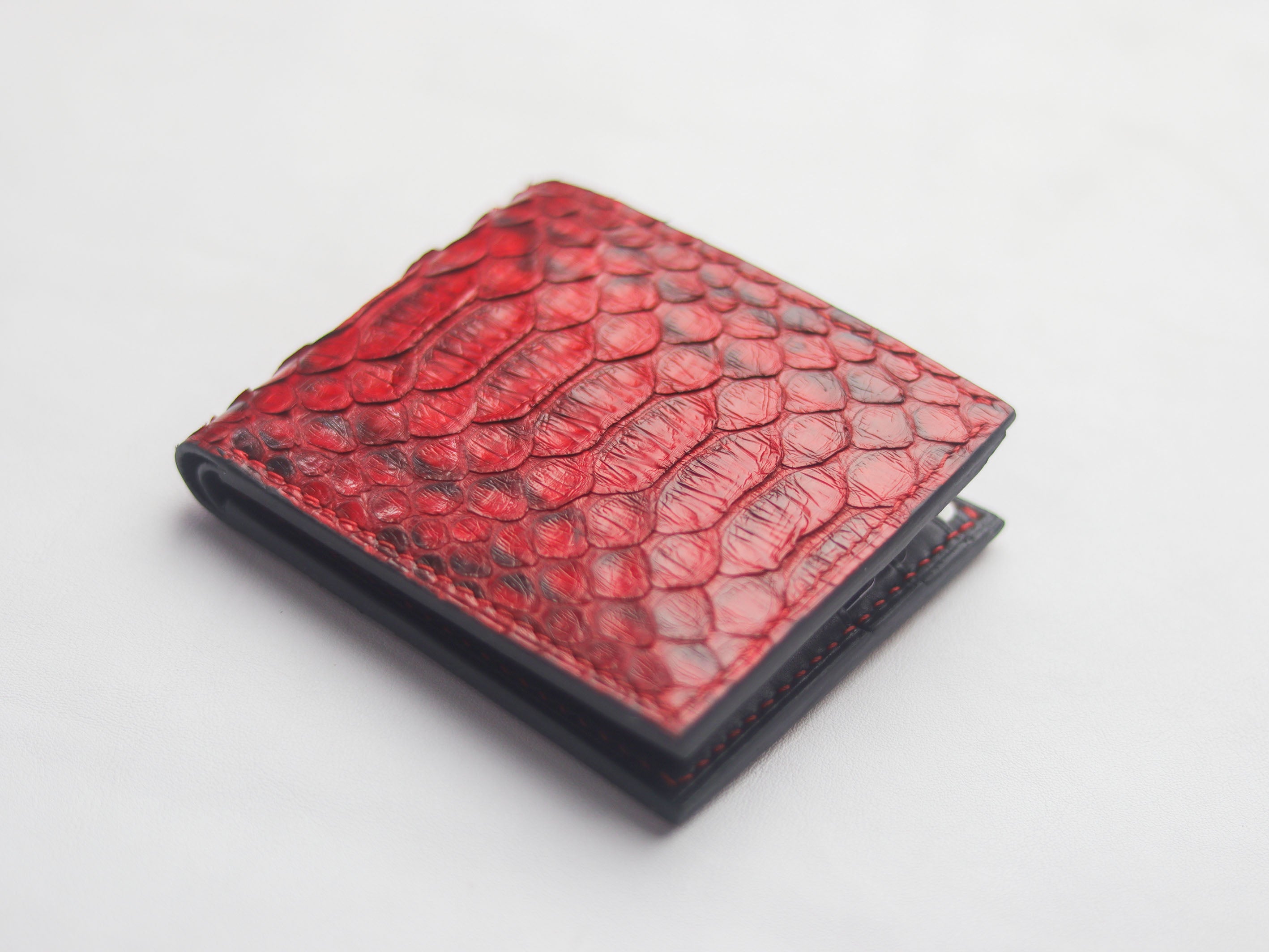 WYNTON - BIFOLD WALLET VENETIAN RED PYTHON SKIN