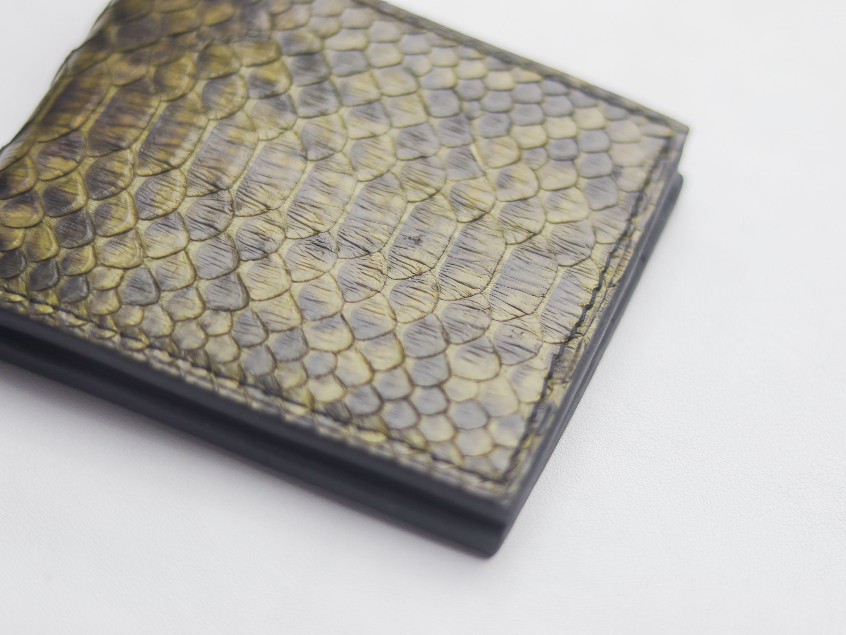 WYNTON - BIFOLD WALLET JUNIPER GREEN PYTHON SKIN