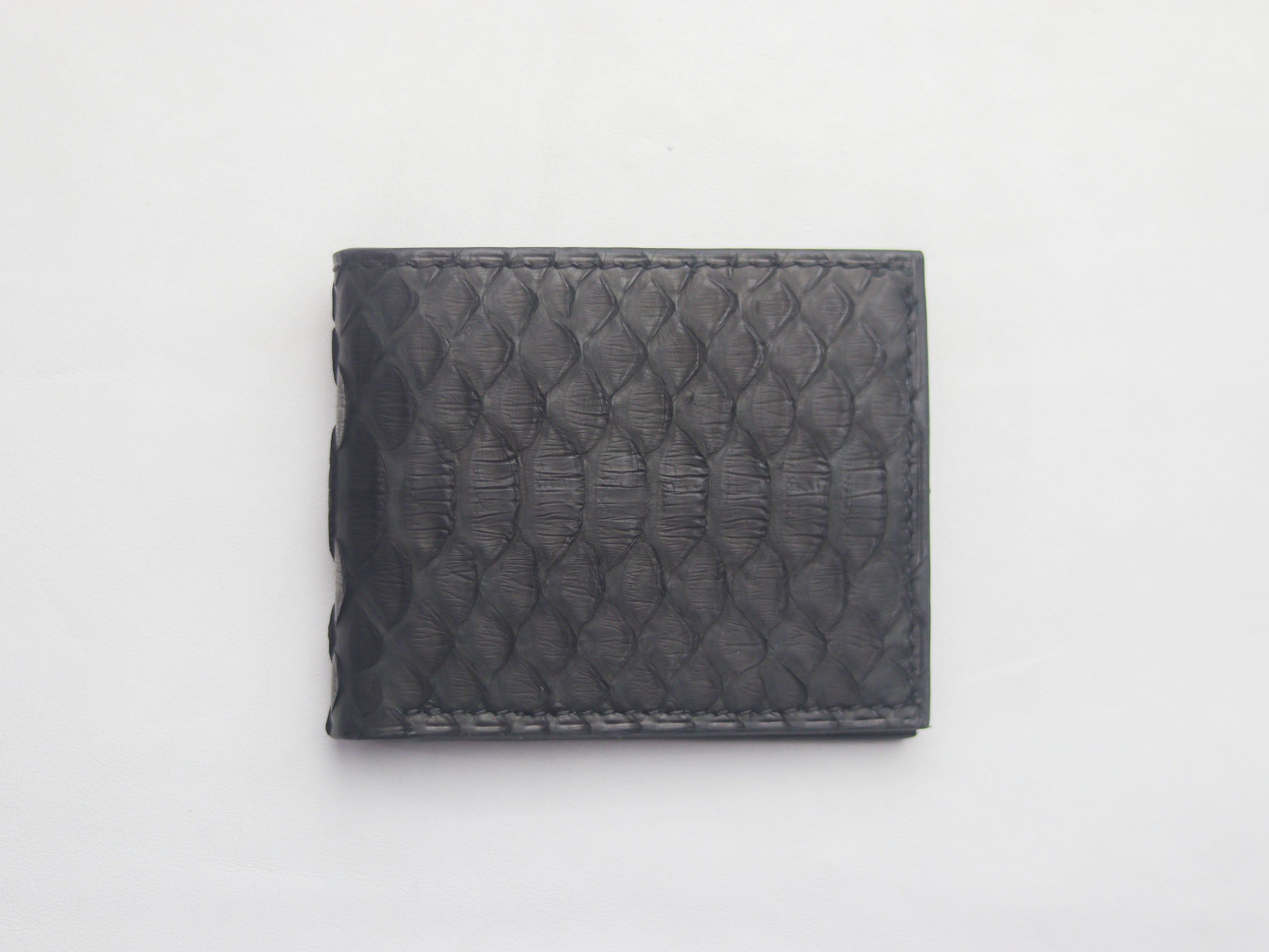 WYNTON - BIFOLD WALLET RAVEN BLACK PYTHON SKIN