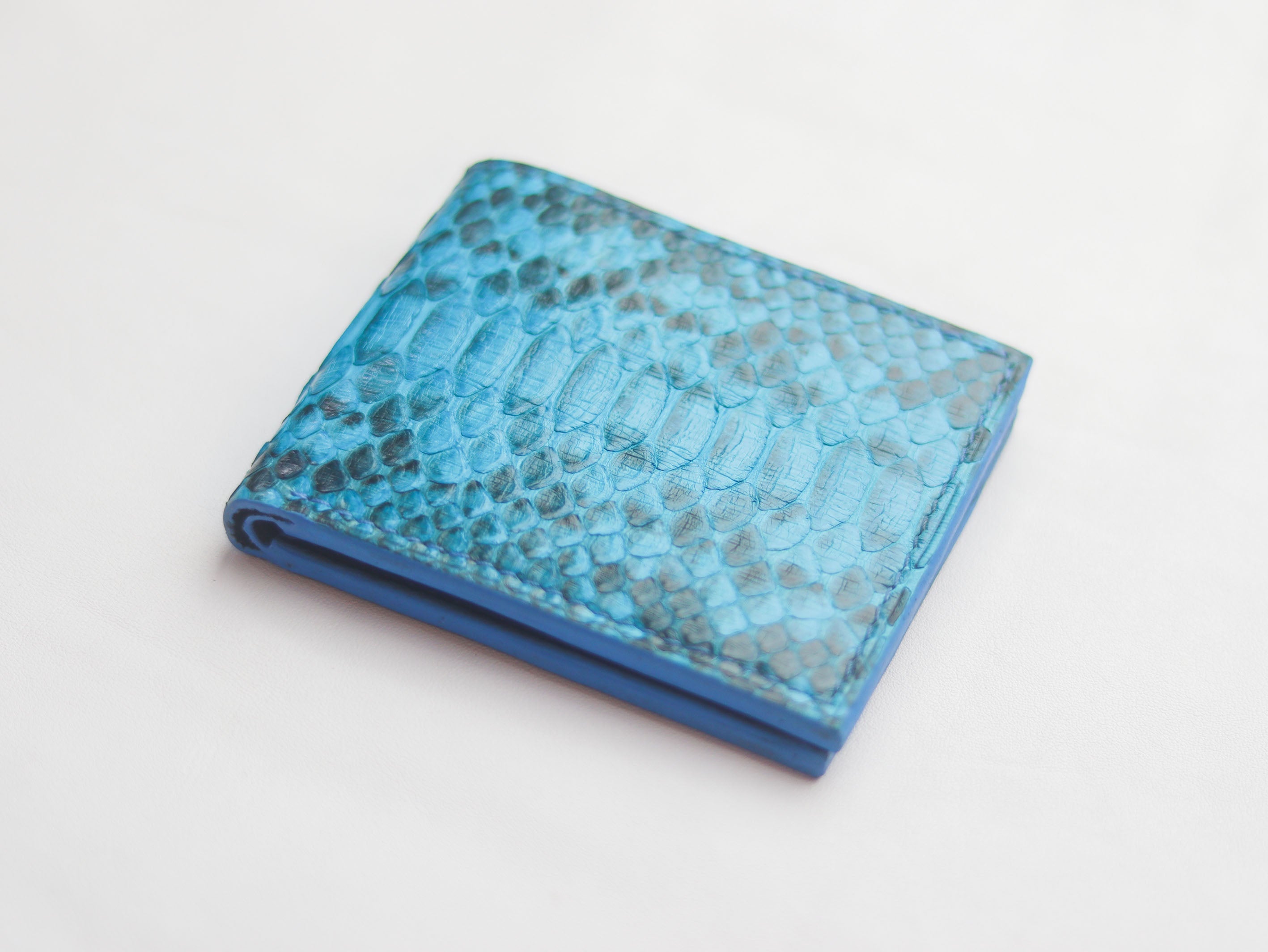 WYNTON - BIFOLD WALLET CERULEAN BLUE PYTHON SKIN