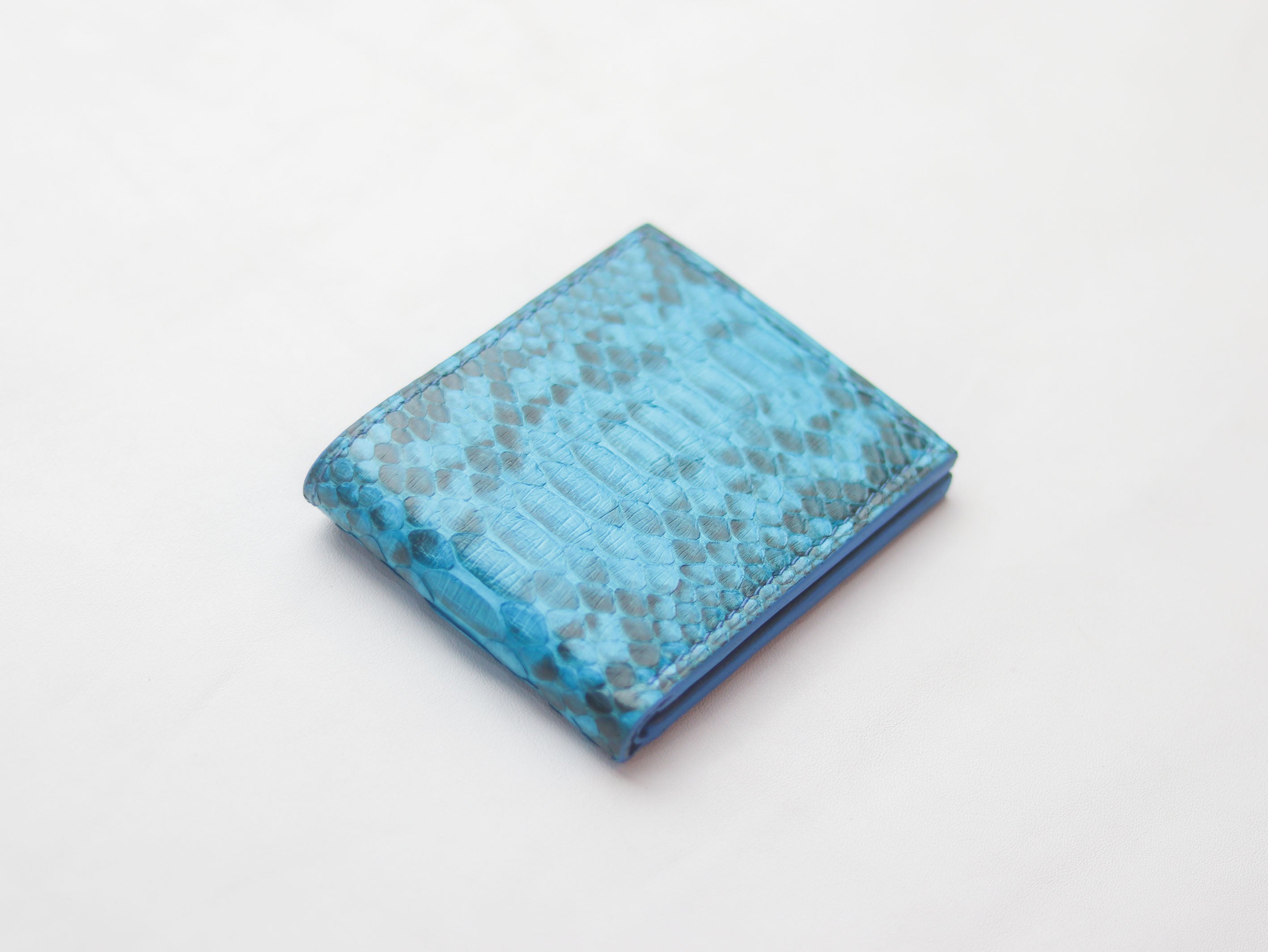 WYNTON - BIFOLD WALLET CERULEAN BLUE PYTHON SKIN