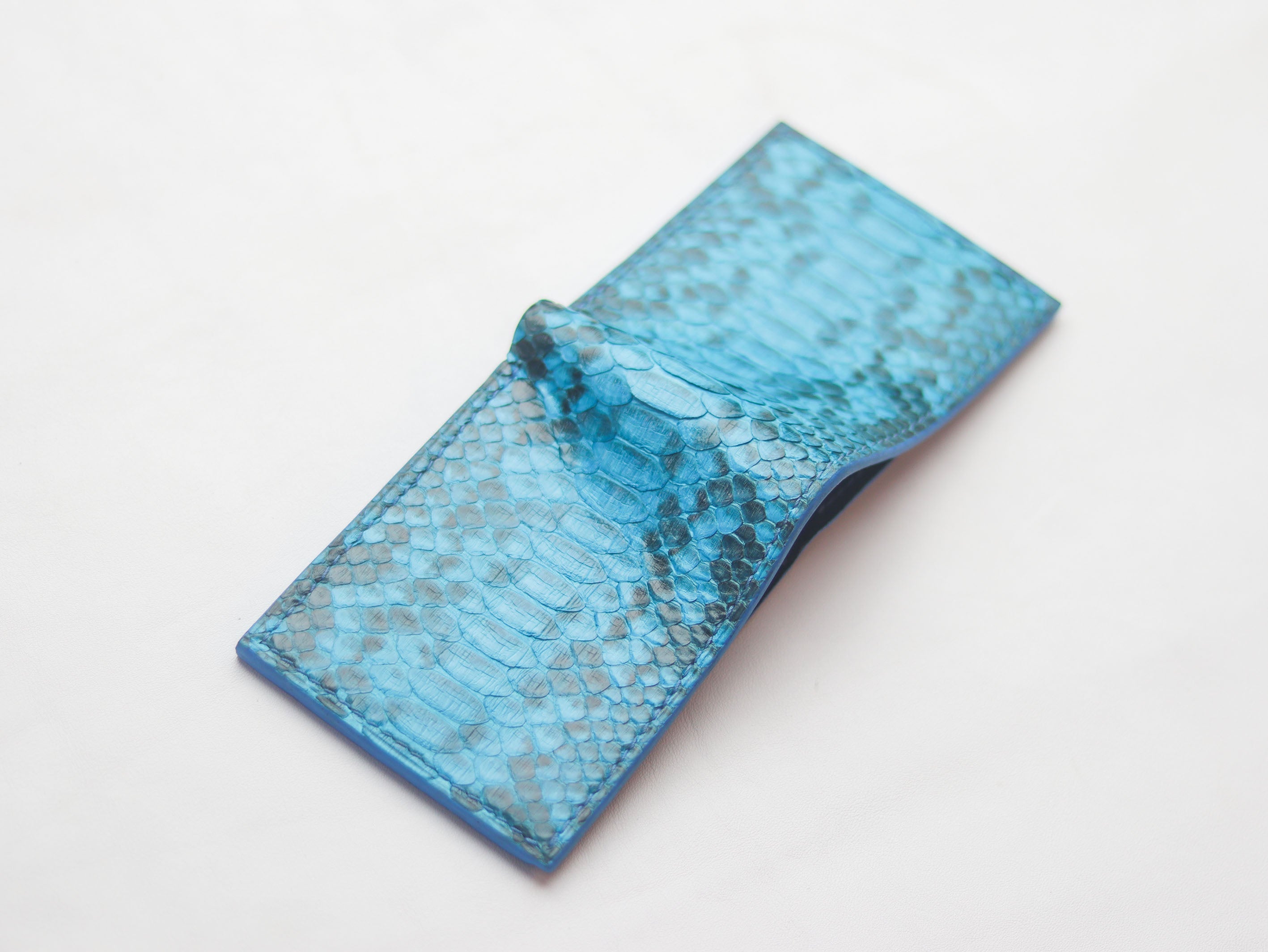 WYNTON - BIFOLD WALLET CERULEAN BLUE PYTHON SKIN