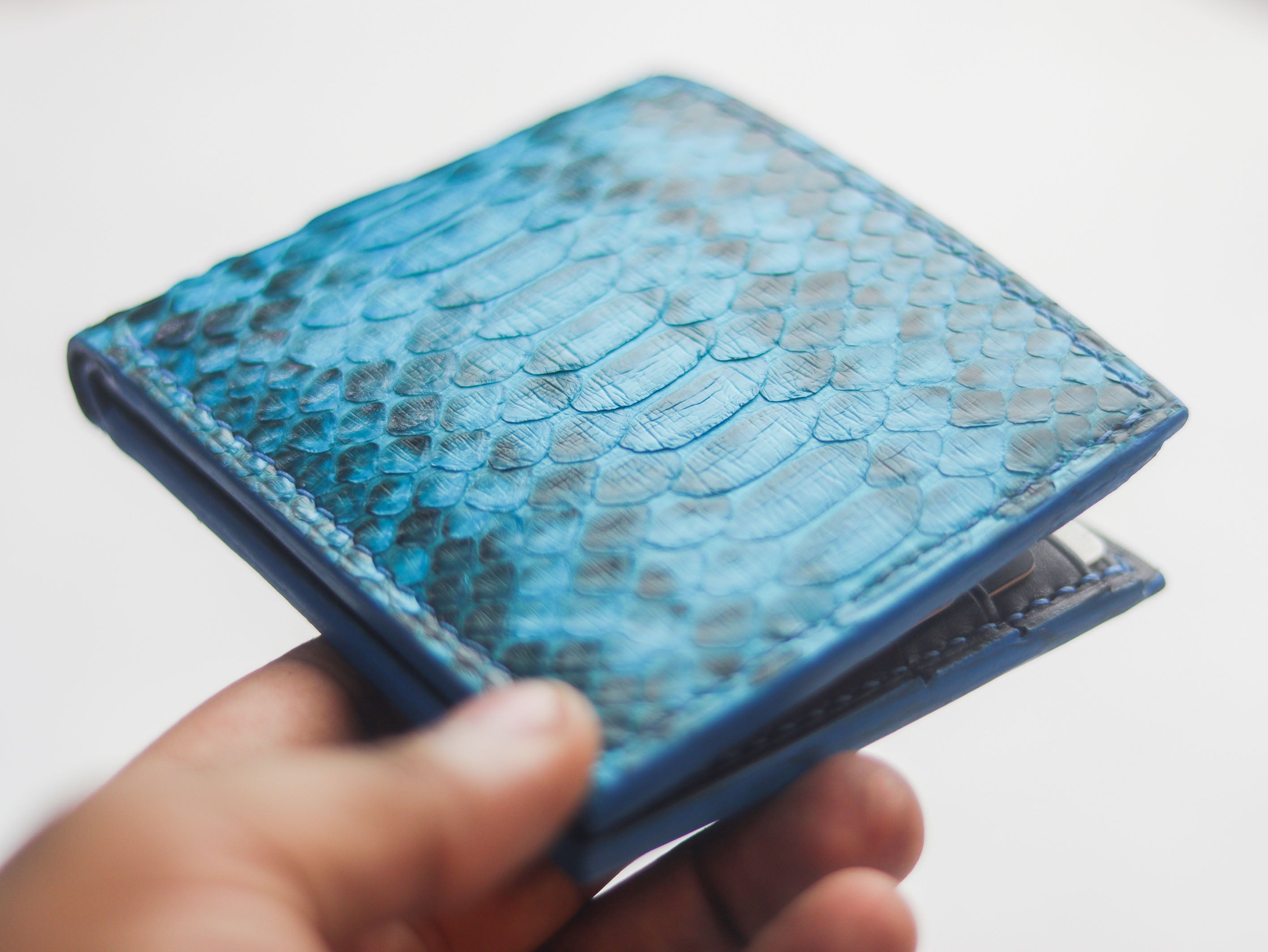 WYNTON - BIFOLD WALLET CERULEAN BLUE PYTHON SKIN