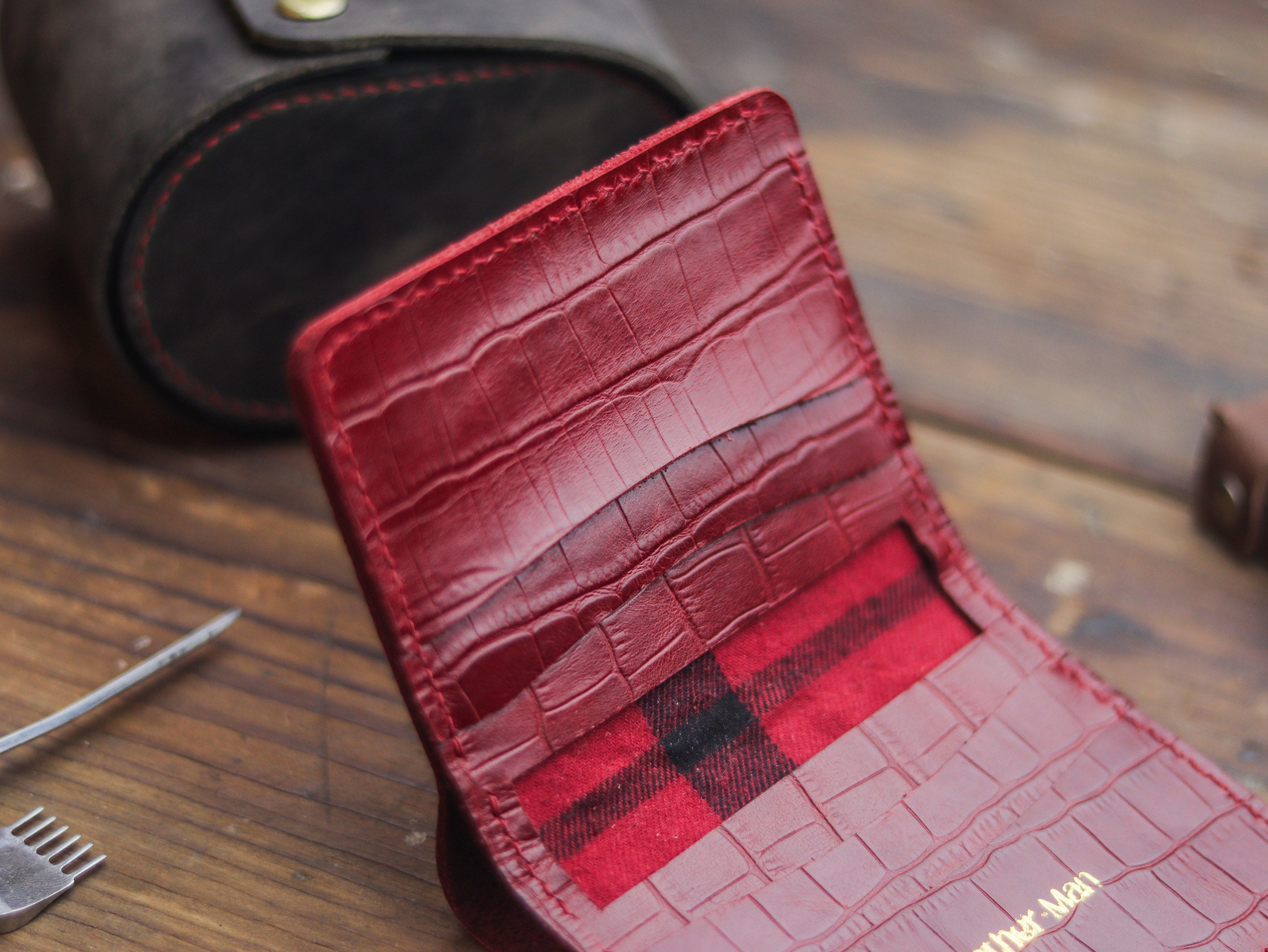 HAMPTON PRO BIFOLD WALLET BURGUNDY CROCO