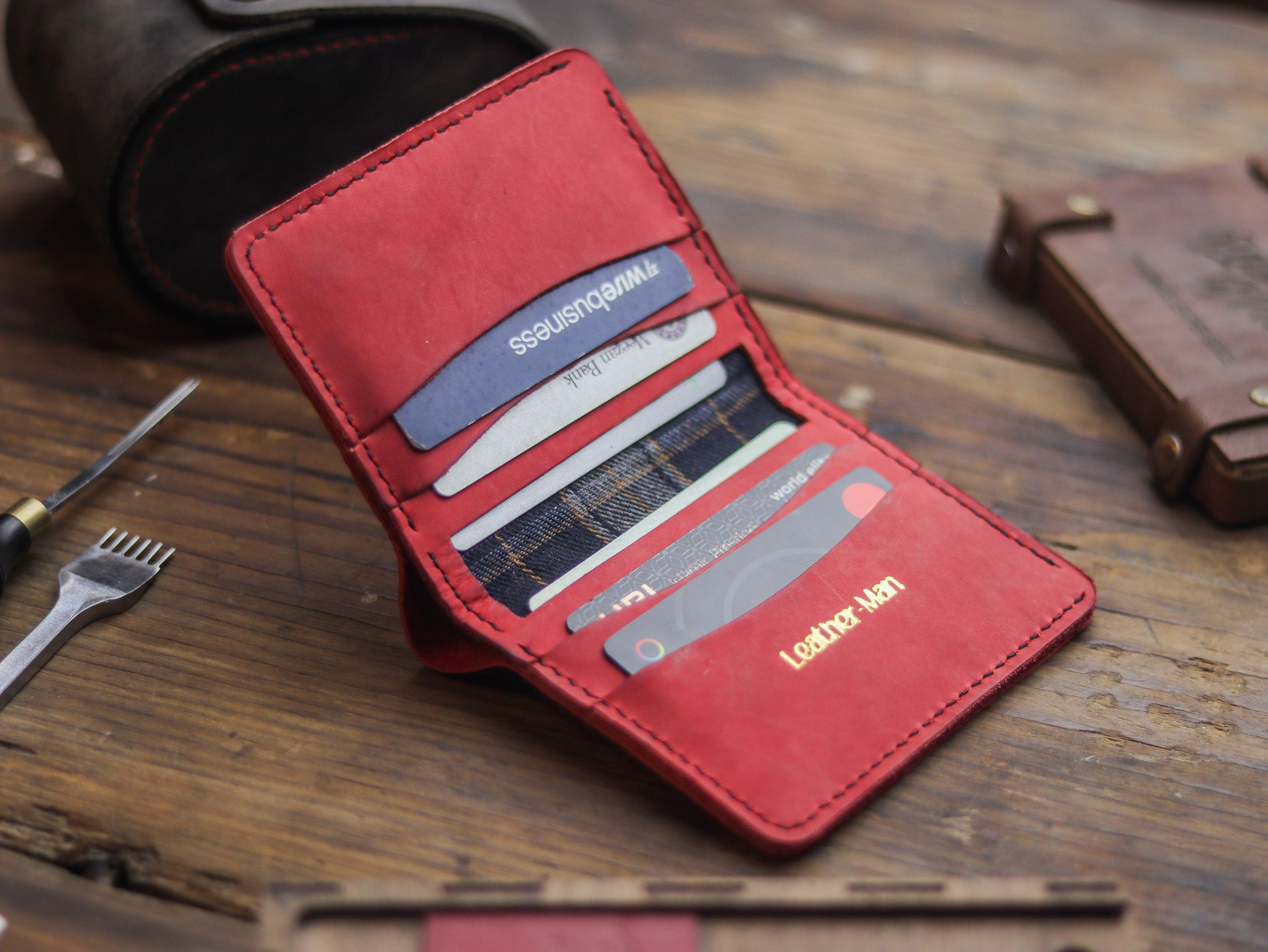 HAMPTON PRO BIFOLD WALLET PRISMETIC RED