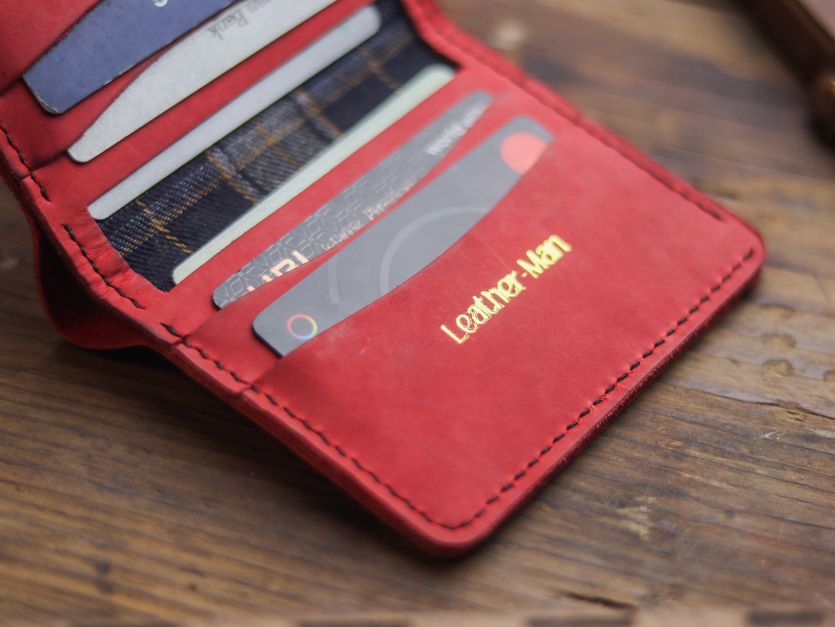 HAMPTON PRO BIFOLD WALLET PRISMETIC RED