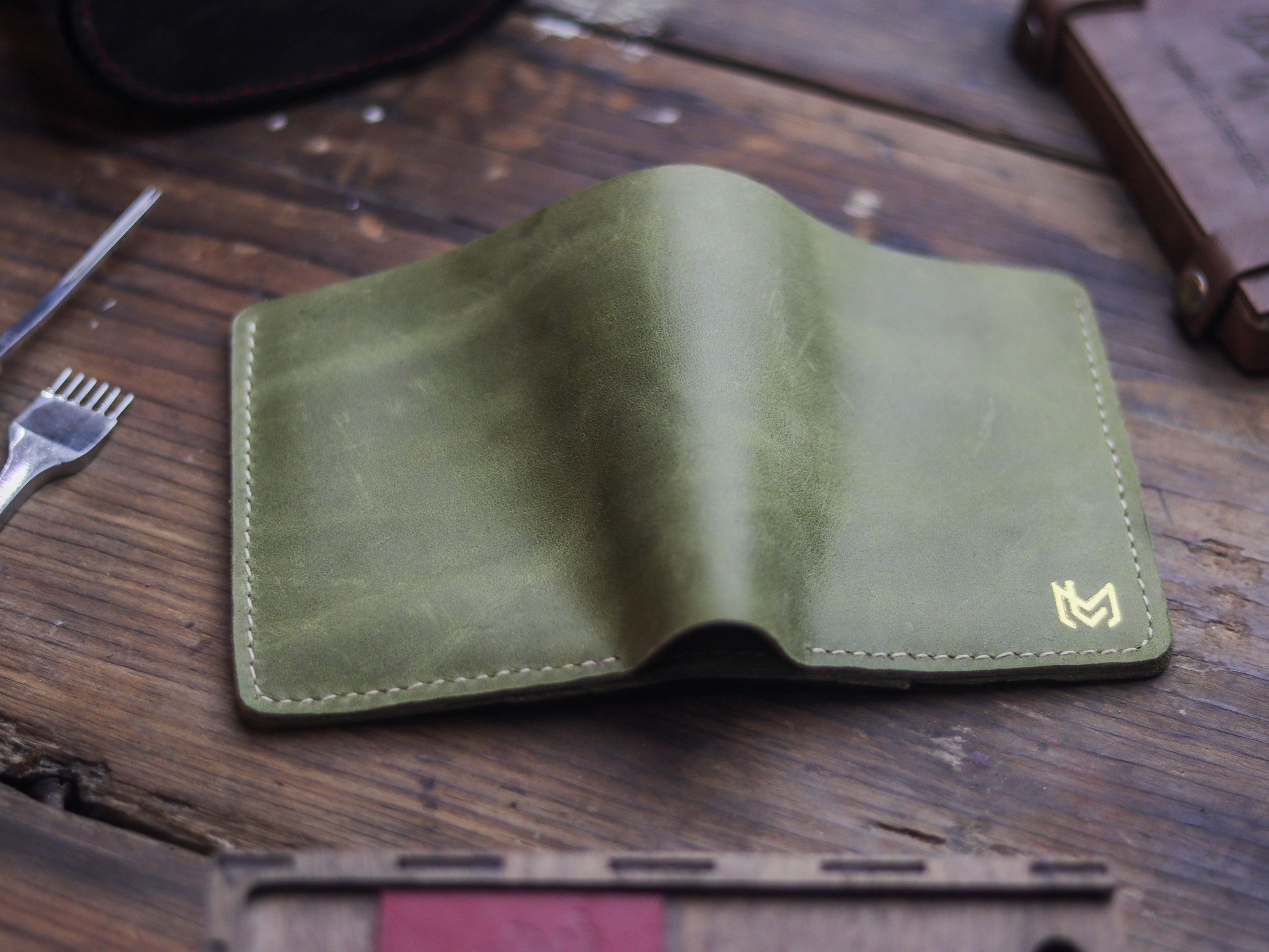 HAMPTON PRO BIFOLD WALLET SEAWEED GREEN