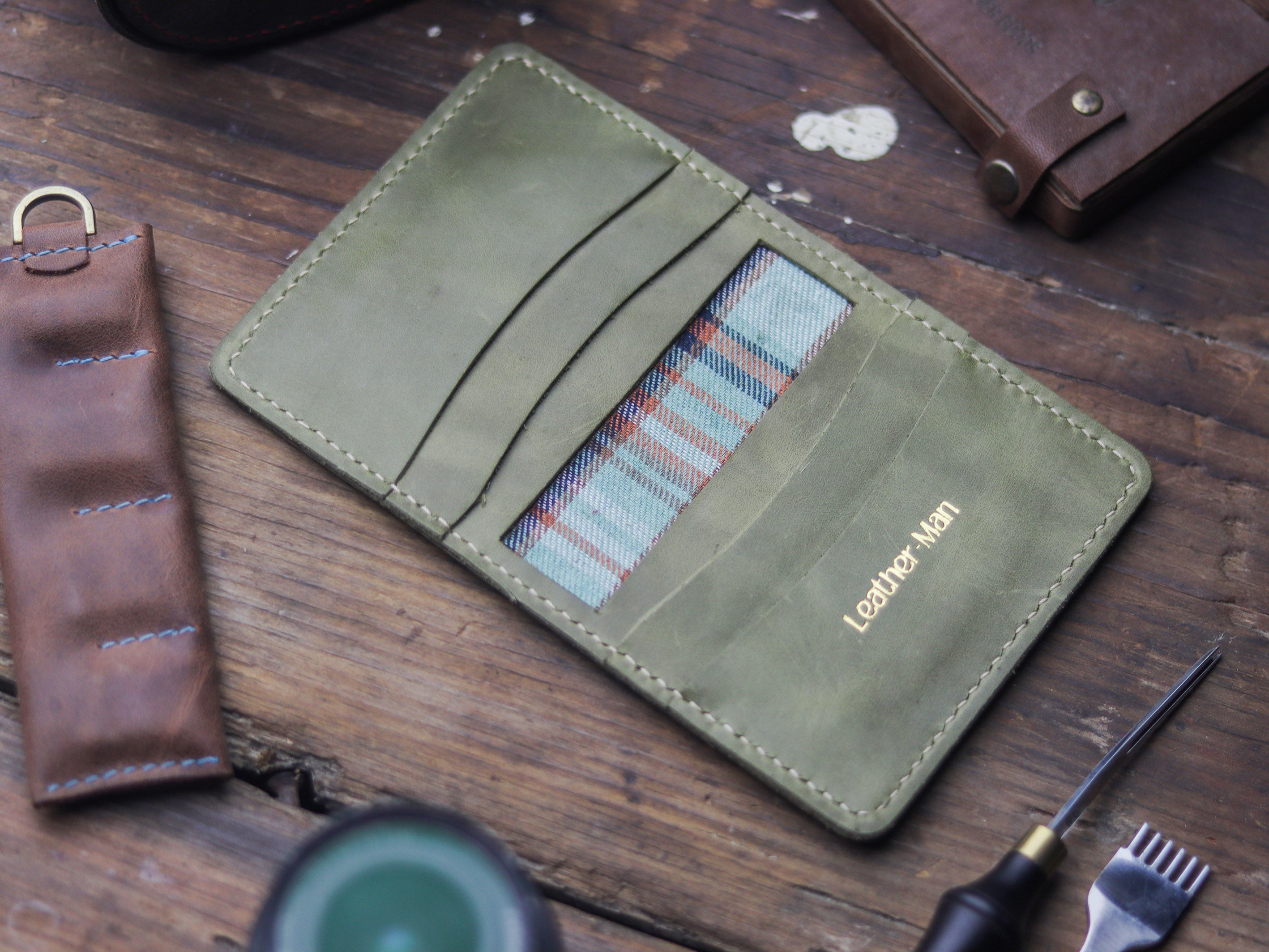 HAMPTON - C BIFOLD CARD HOLDER SEAWEED GREEN