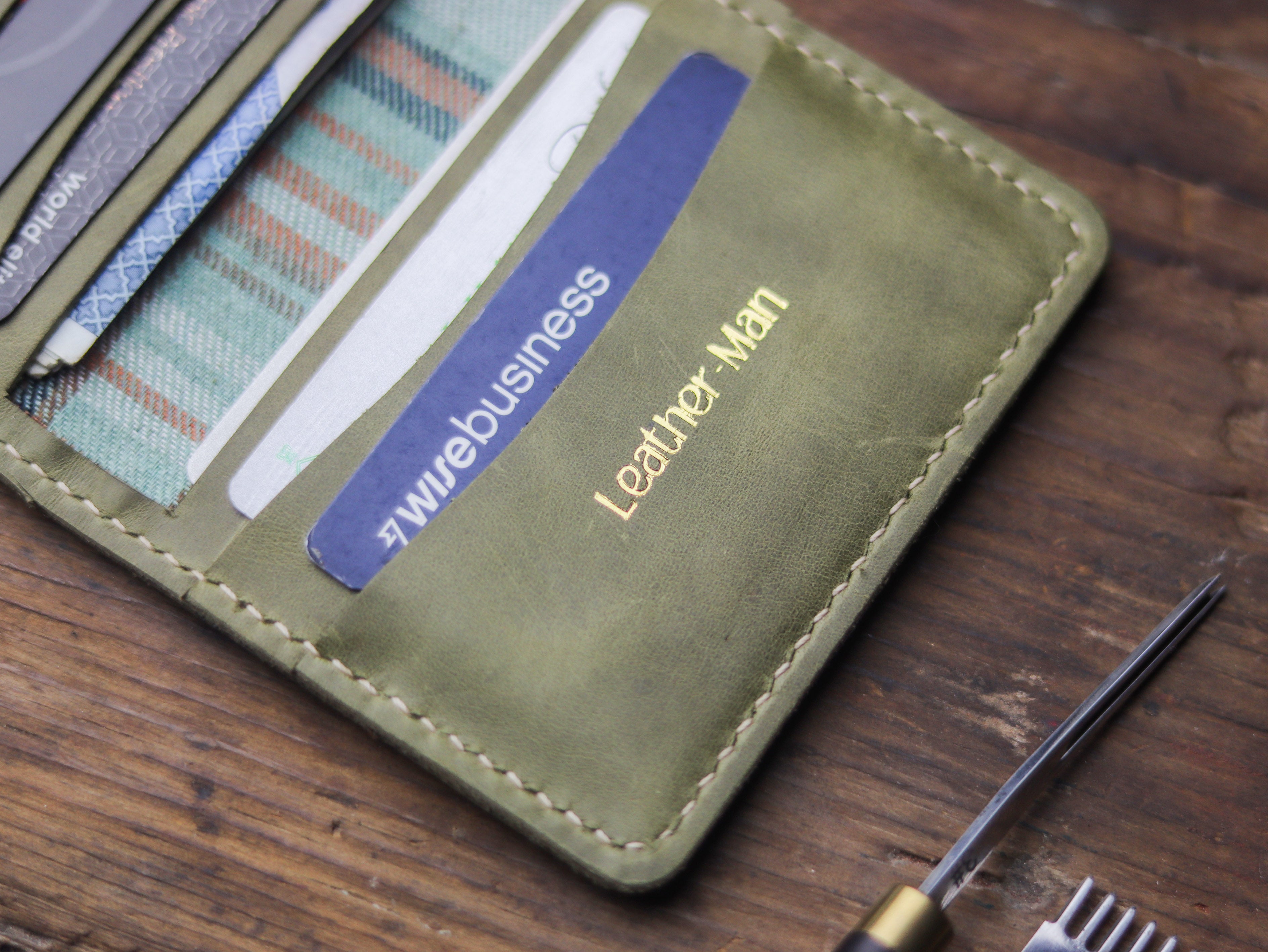 HAMPTON - C BIFOLD CARD HOLDER SEAWEED GREEN