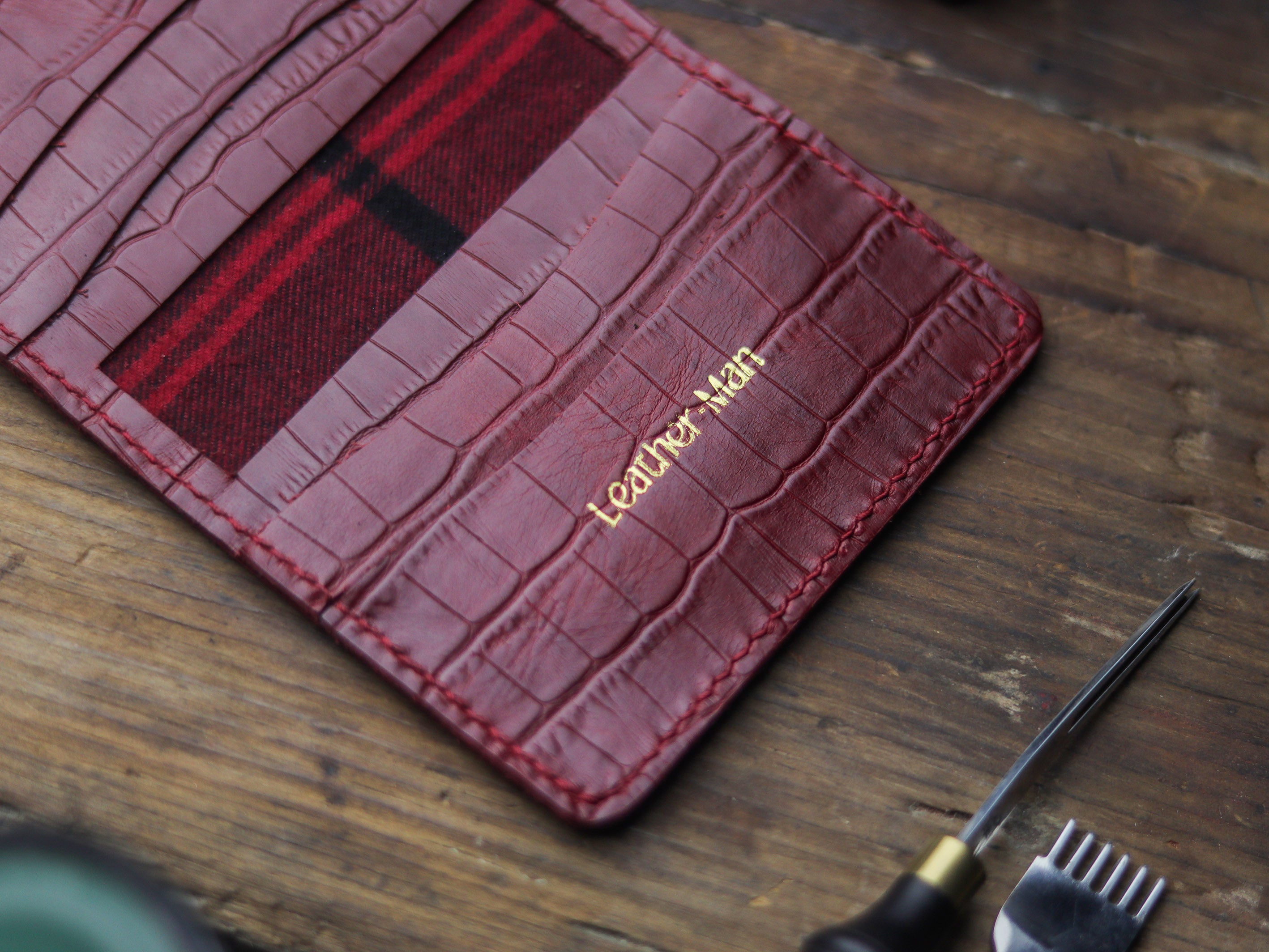 HAMPTON - C BIFOLD CARD HOLDER BURGUNDY CROCO