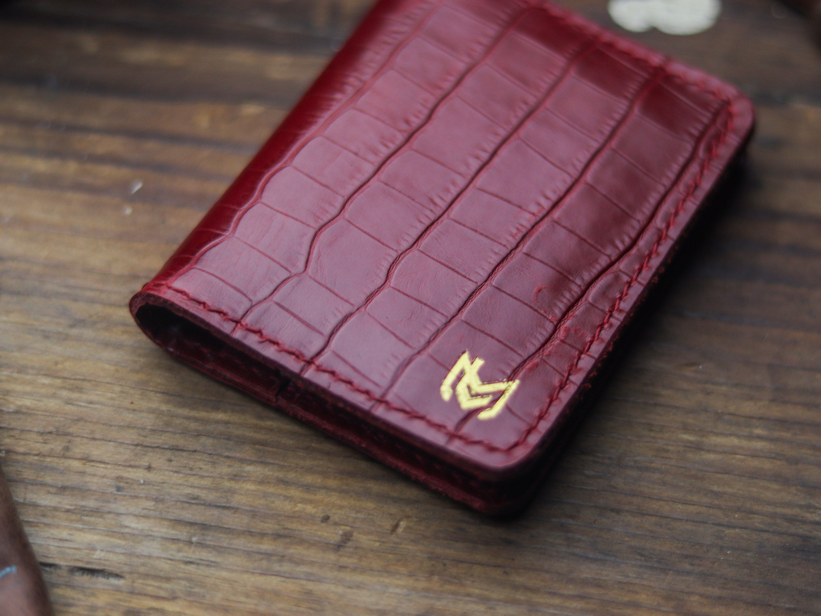 HAMPTON - C BIFOLD CARD HOLDER BURGUNDY CROCO