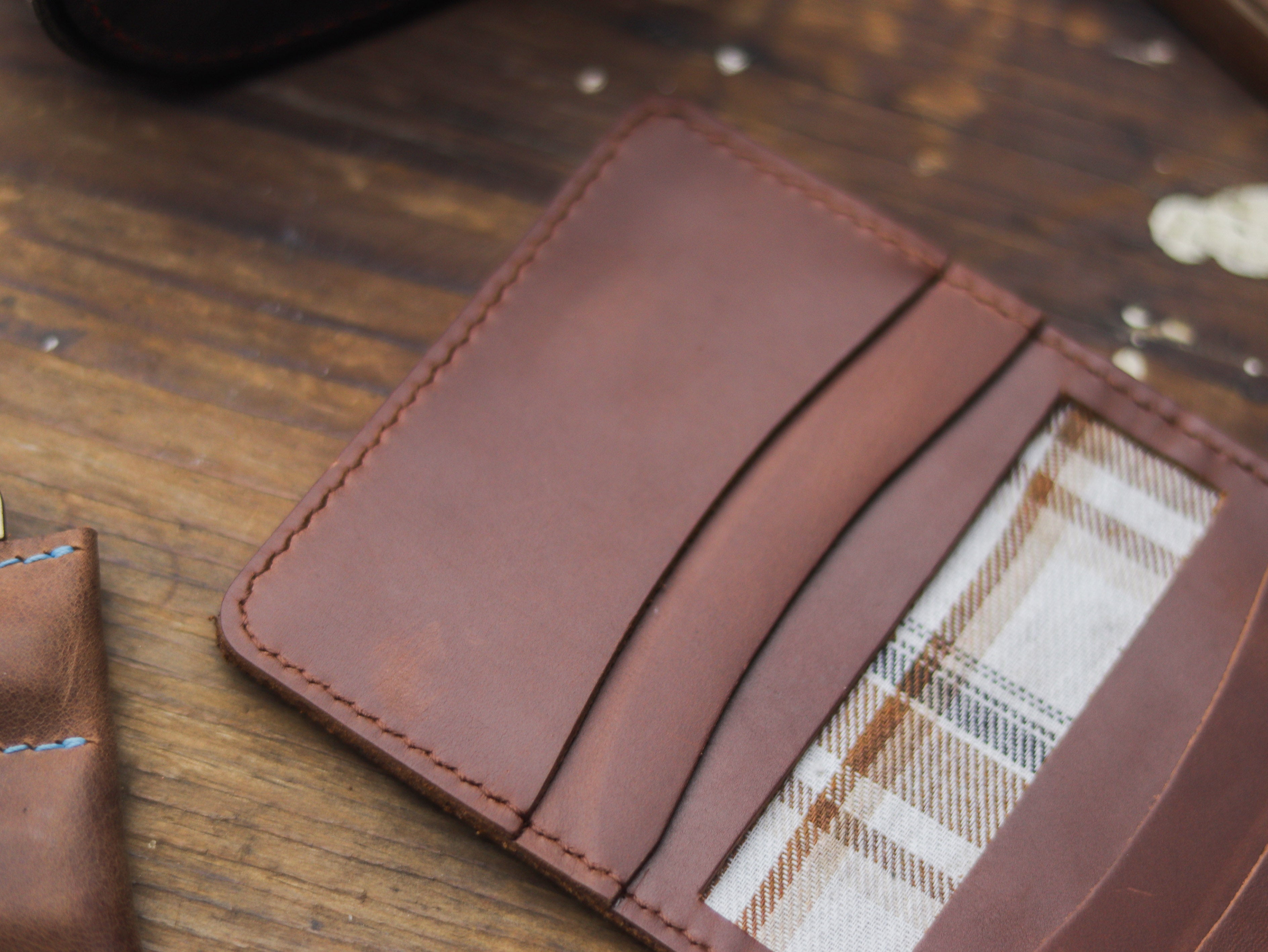 HAMPTON - C BIFOLD CARD HOLDER CHESTNUT BROWN