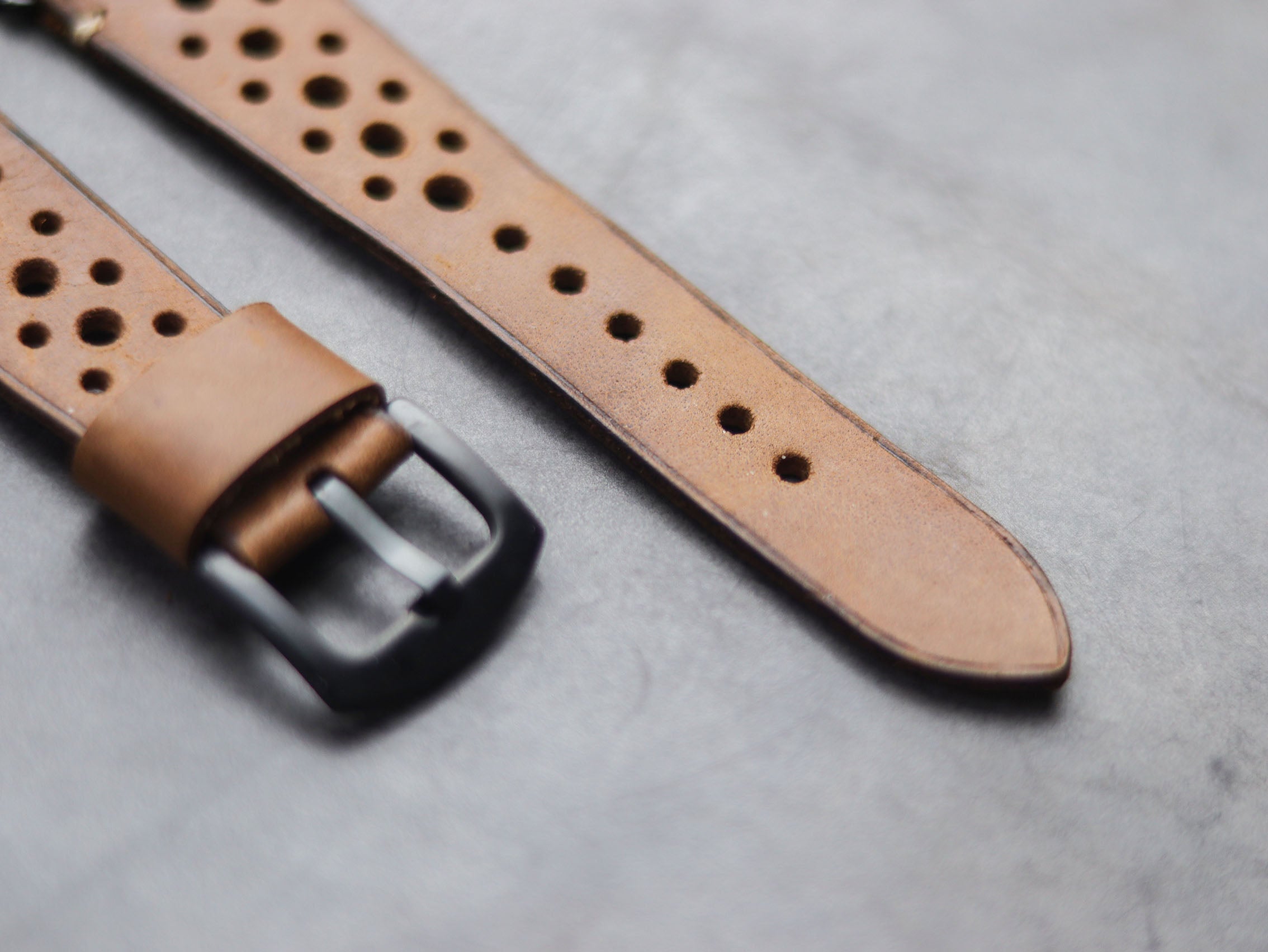 CARAMEL BROWN RALLY HAND-CRAFTED APPLE WATCH STRAPS