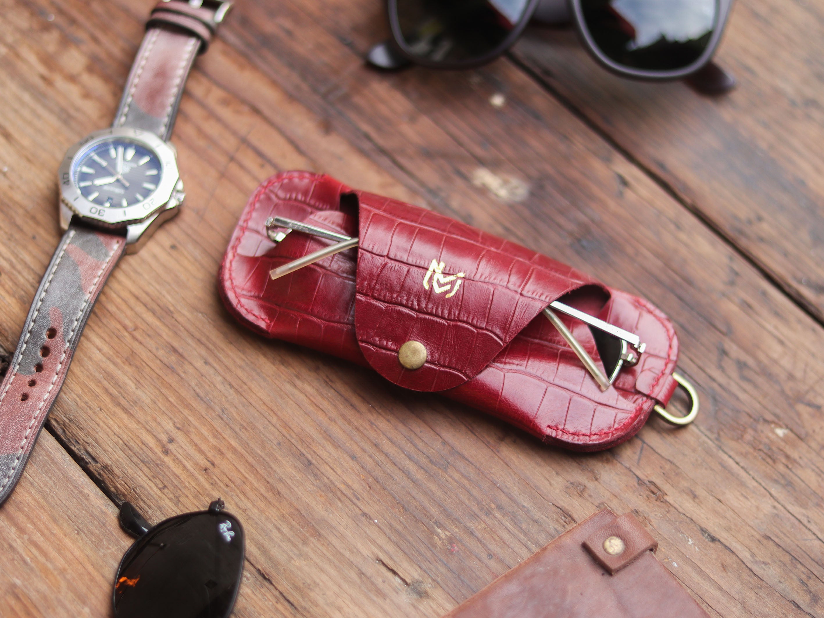 SG-2 SUNGLASSES CASE - BURGUNDY CROCO