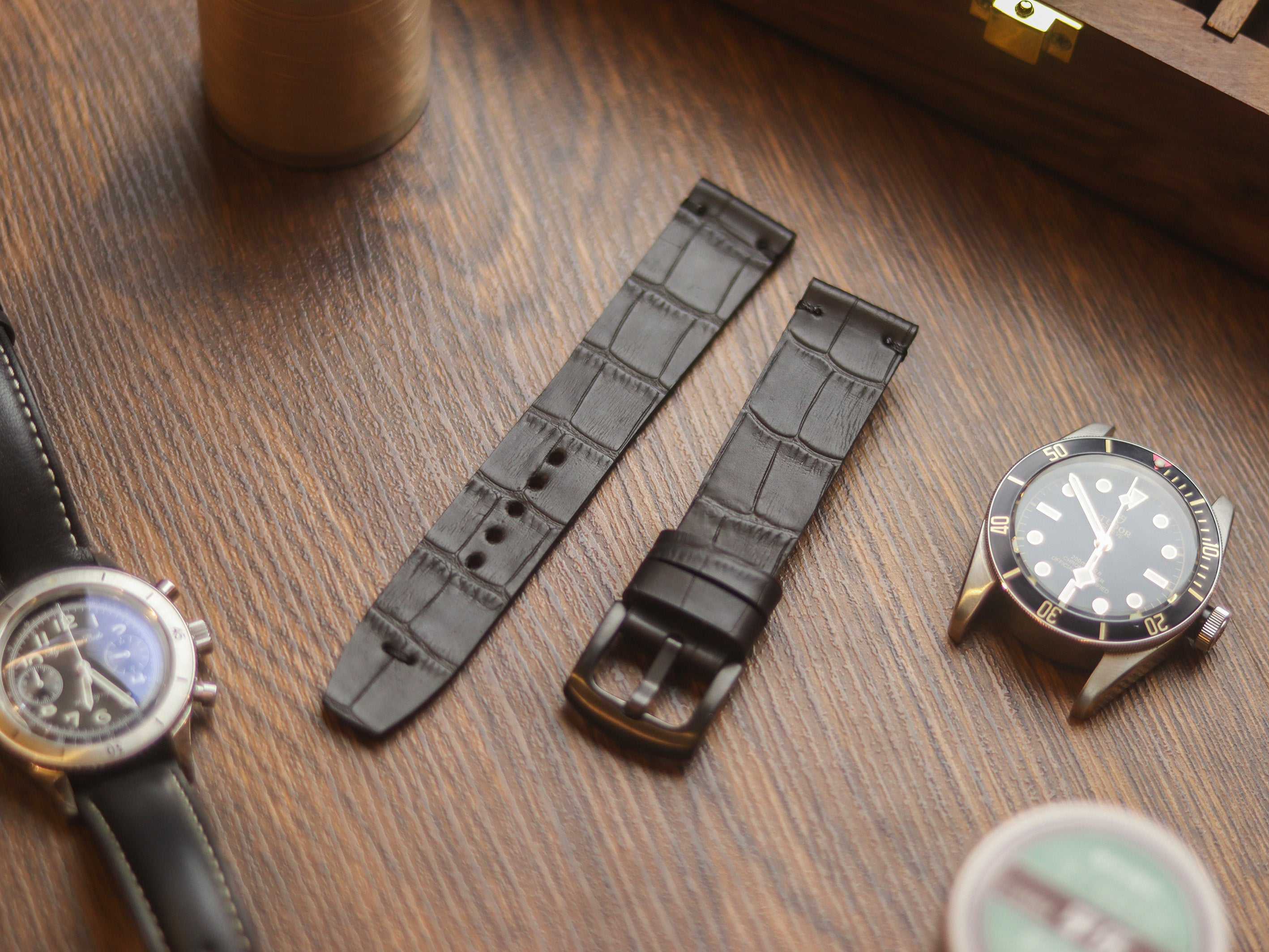 BLACK CROCO HAND-CRAFTED WATCH STRAPS - MINIMAL STITCHED U-TAIL