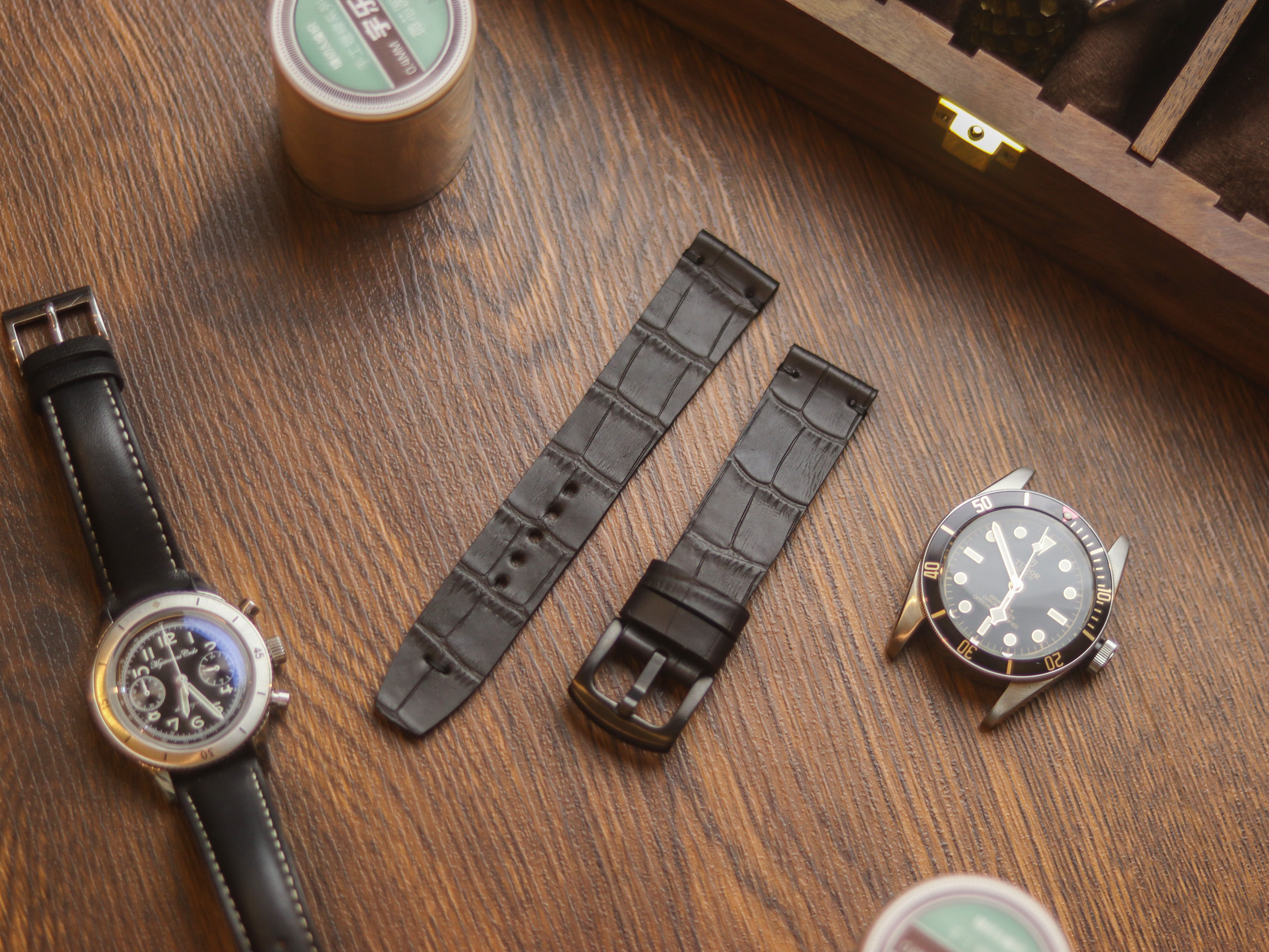 BLACK CROCO HAND-CRAFTED WATCH STRAPS - MINIMAL STITCHED U-TAIL