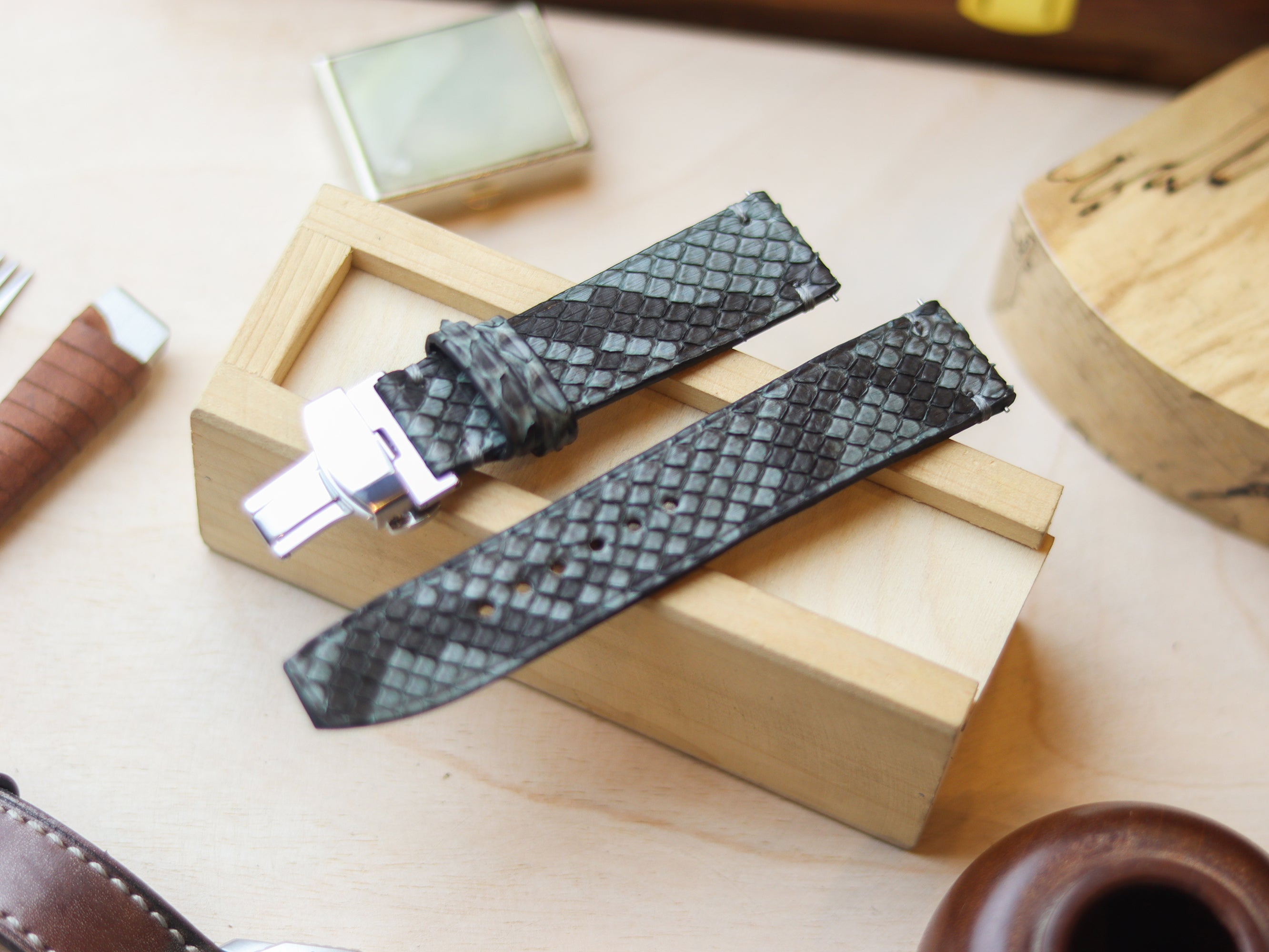 PYTHON SKIN WATCH STRAPS WITH BUTTERFLY CLASP - IRIDIUM GREY