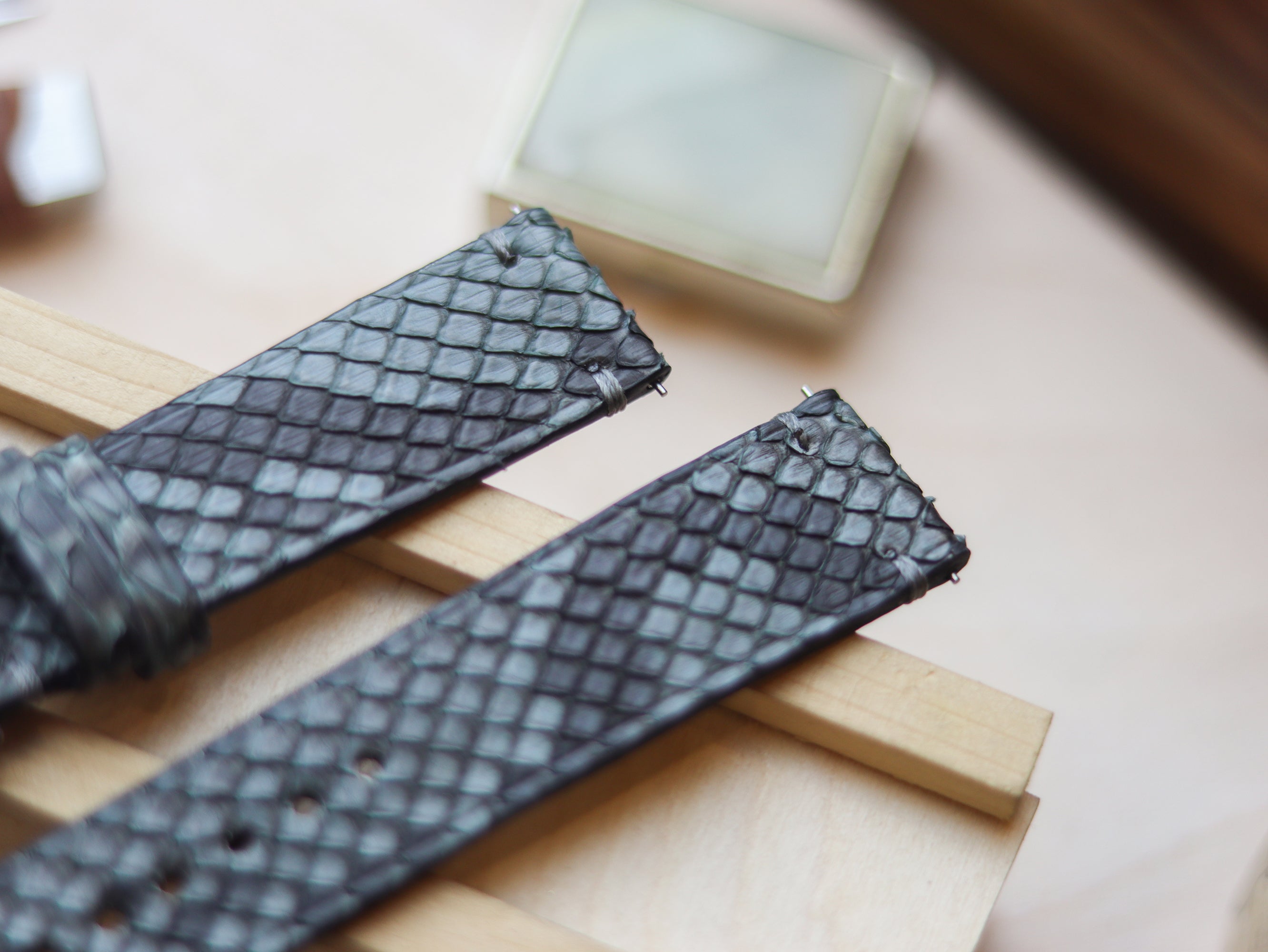 PYTHON SKIN WATCH STRAPS WITH BUTTERFLY CLASP - IRIDIUM GREY