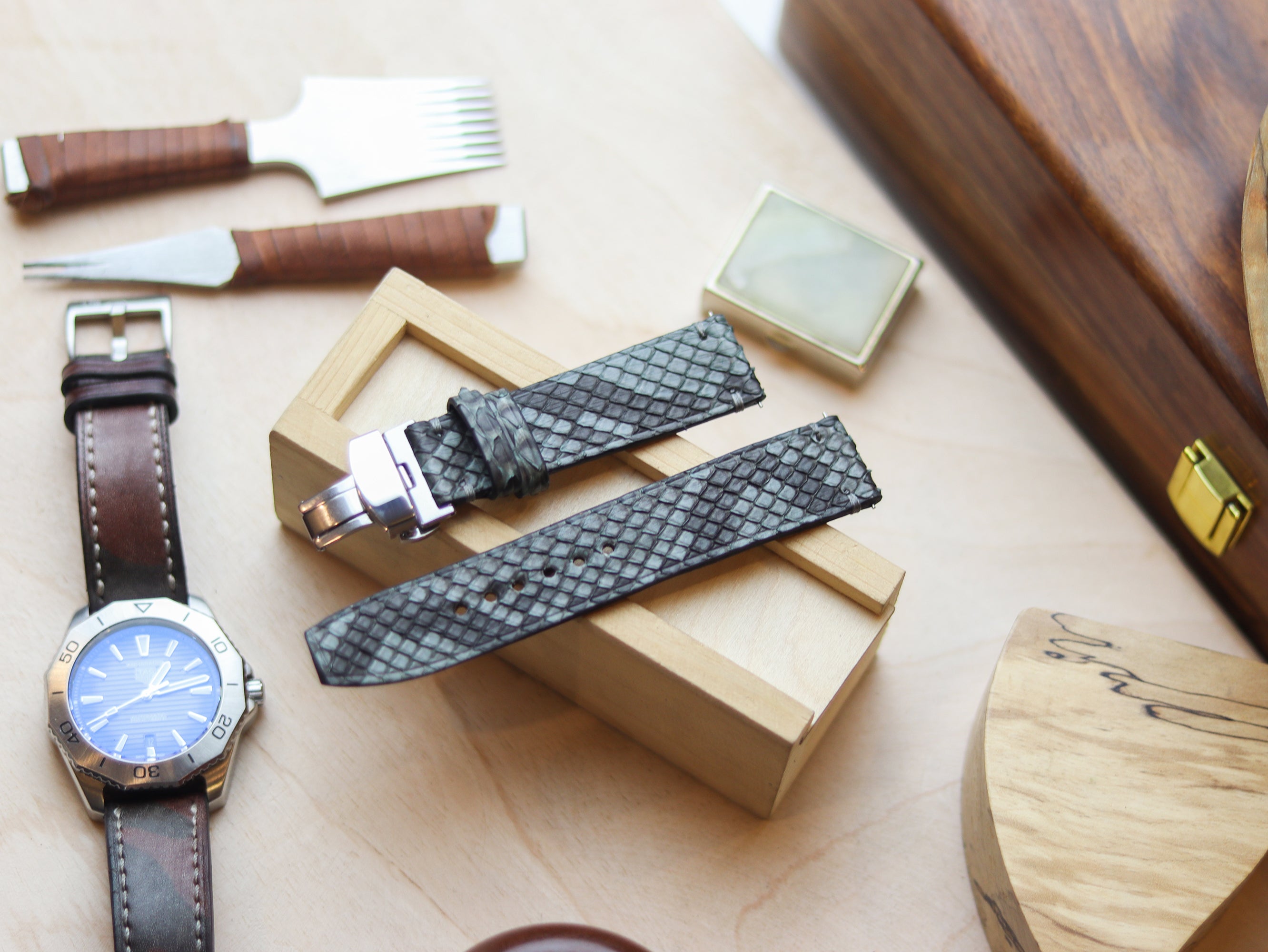 PYTHON SKIN WATCH STRAPS WITH BUTTERFLY CLASP - IRIDIUM GREY