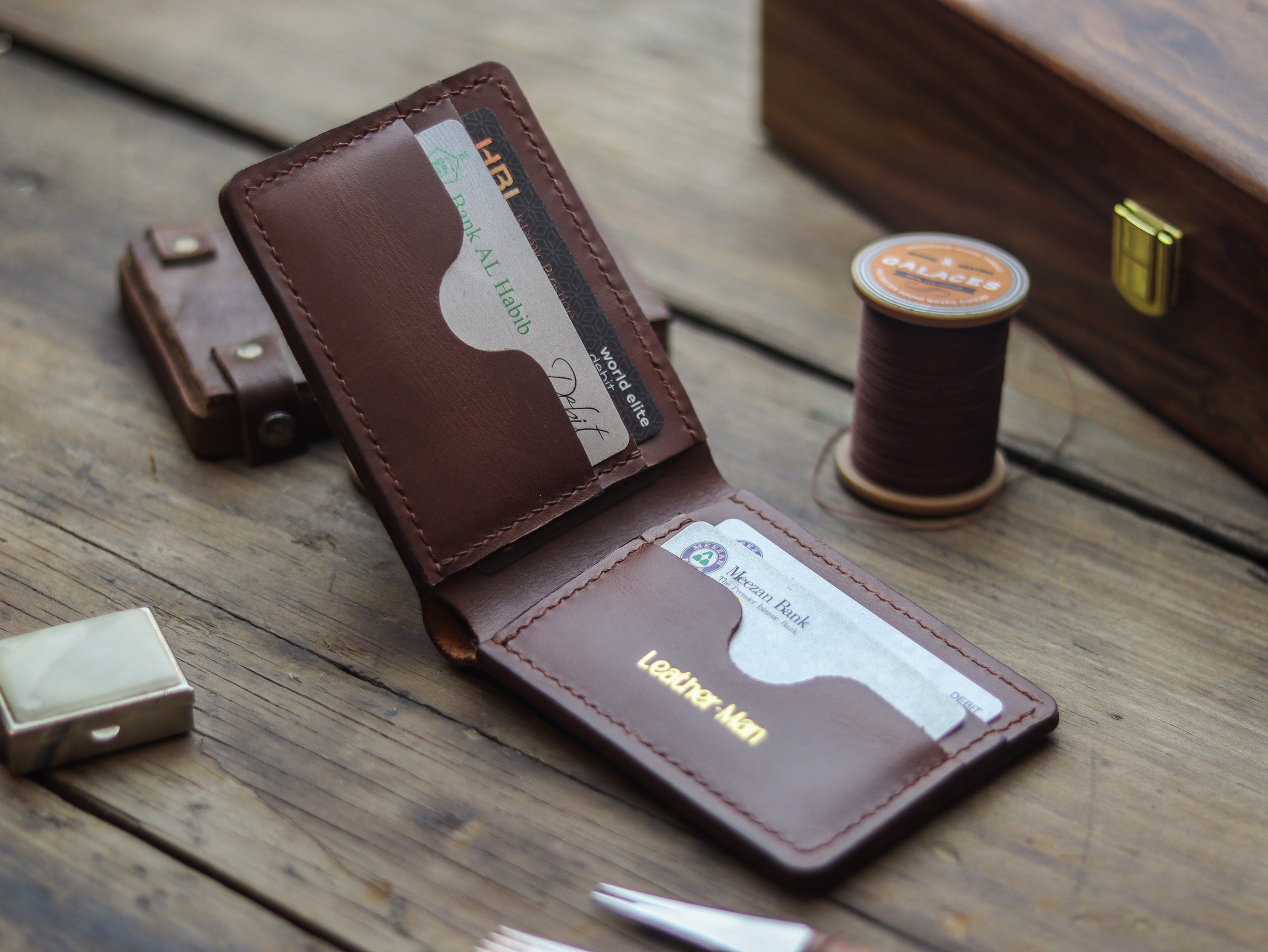 CAMBRIDGE - CHESTNUT BROWN (ENGRAVED)