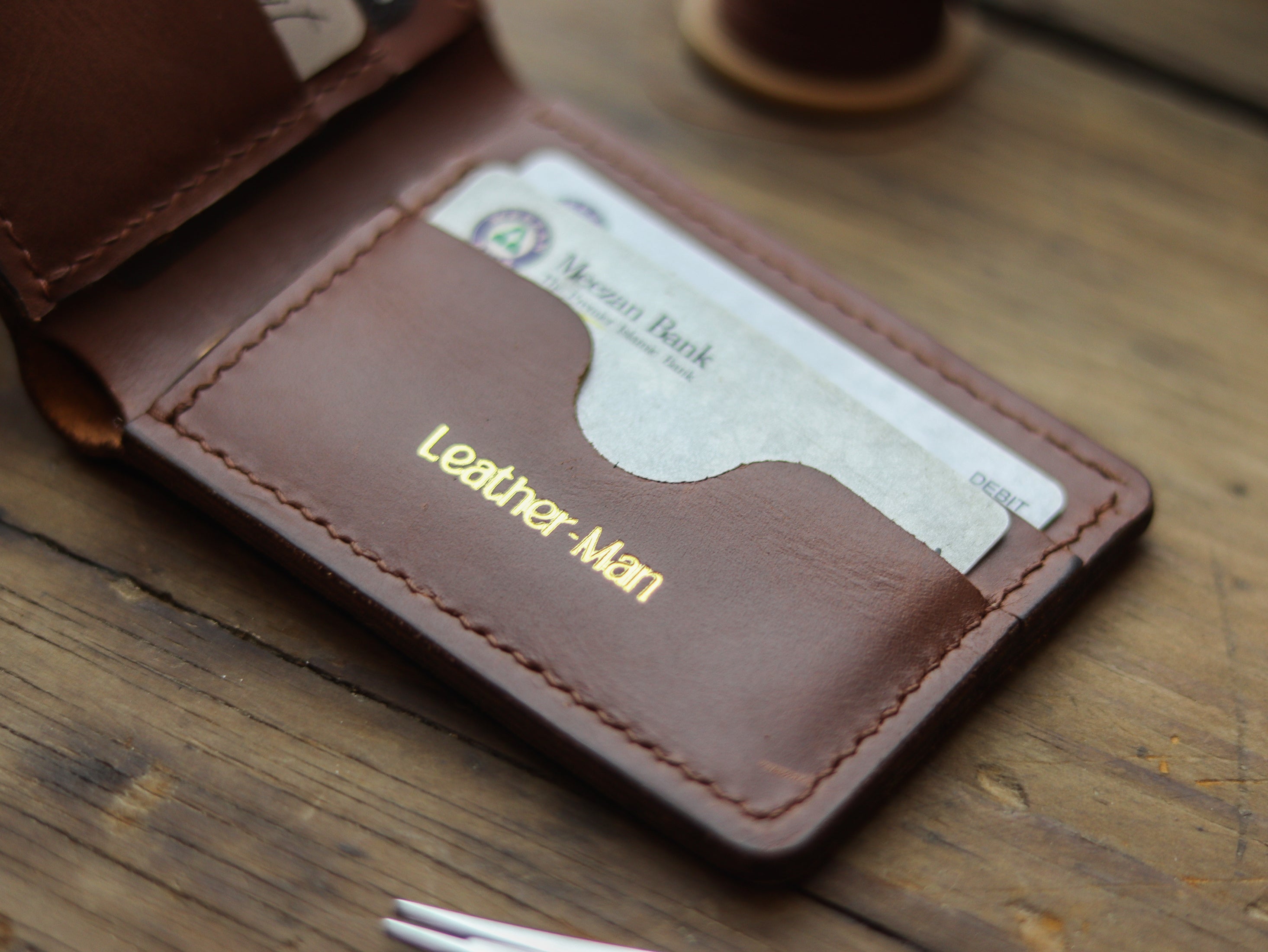 CAMBRIDGE - CHESTNUT BROWN (ENGRAVED)