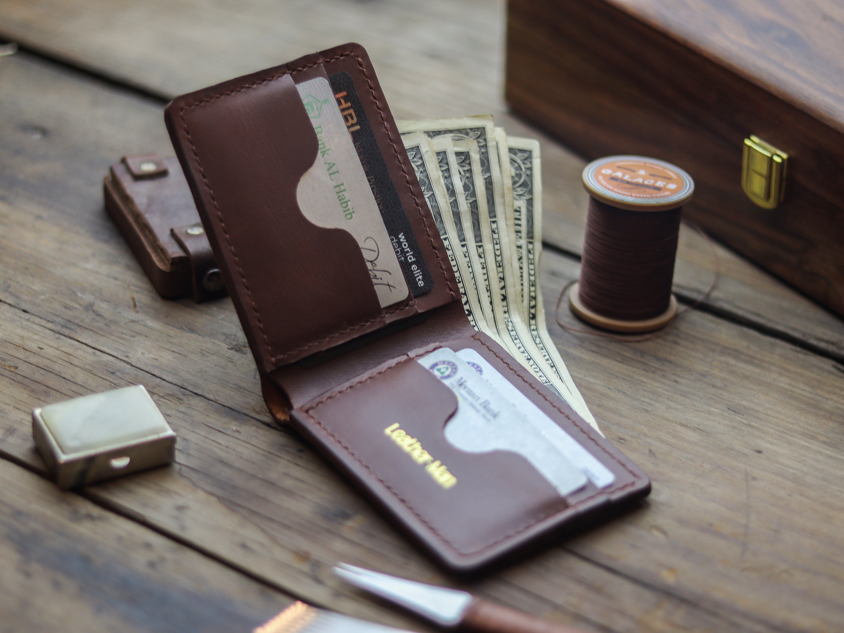 CAMBRIDGE - CHESTNUT BROWN (ENGRAVED)