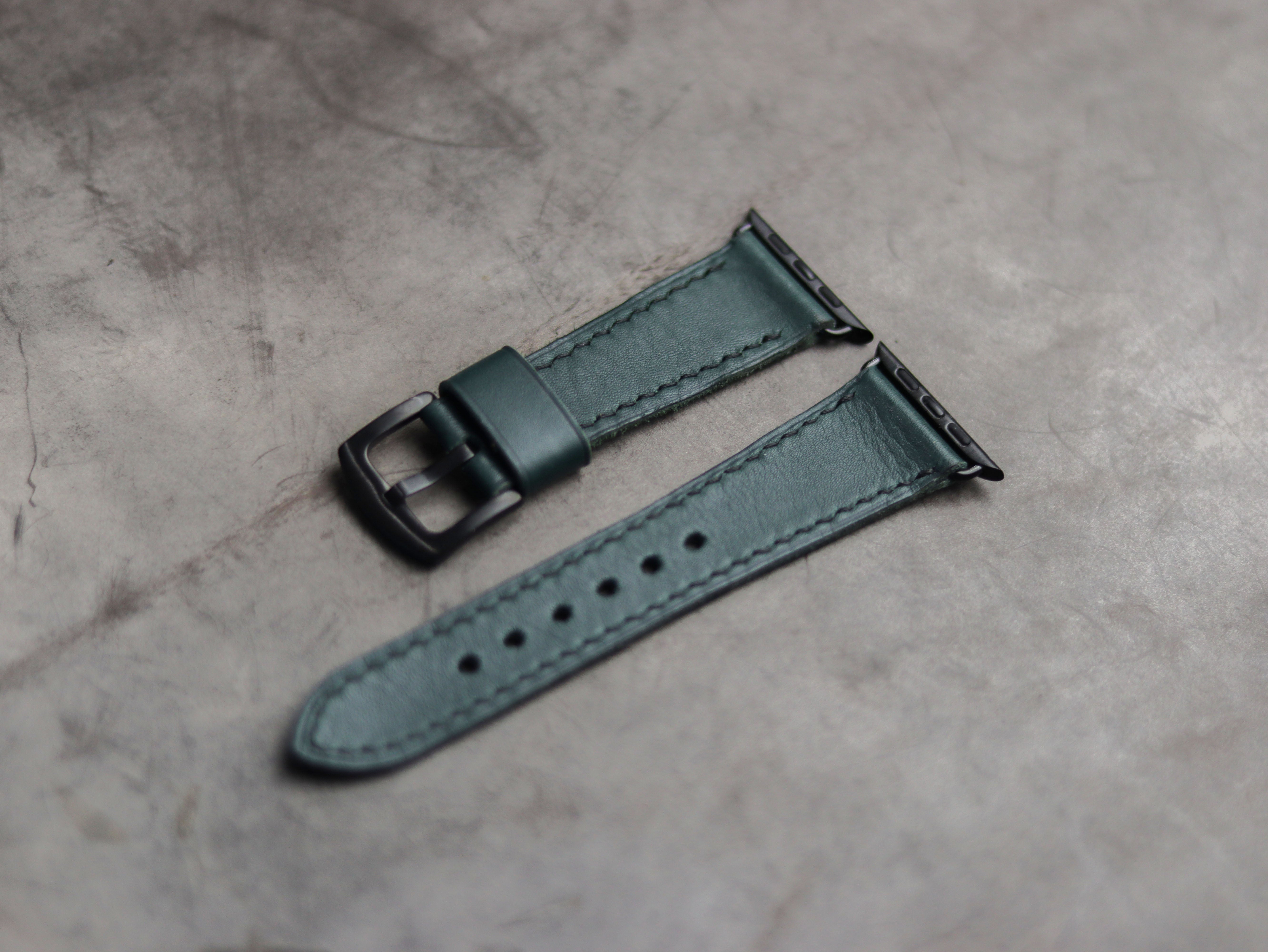 SACRAMENTO GREEN LEATHER - APPLE WATCH STRAPS HAND-CRAFTED