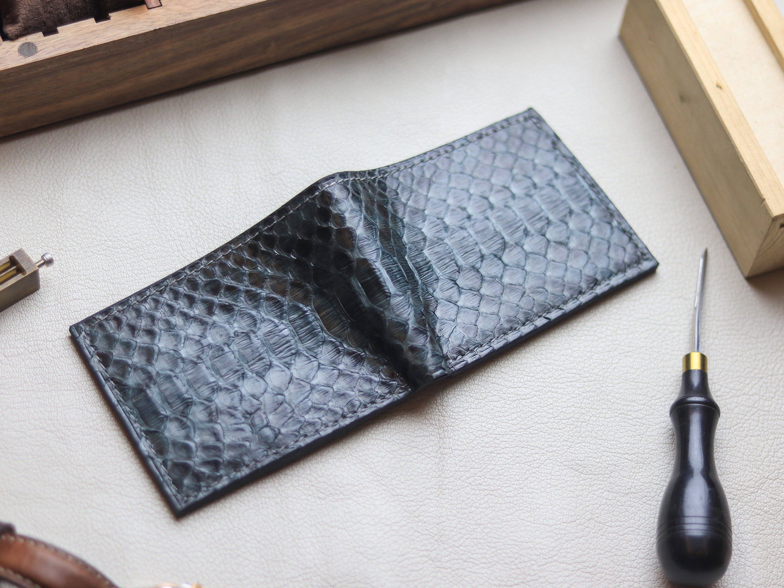 LARSON -  IRIDIUM GRAY PYTHON SKIN