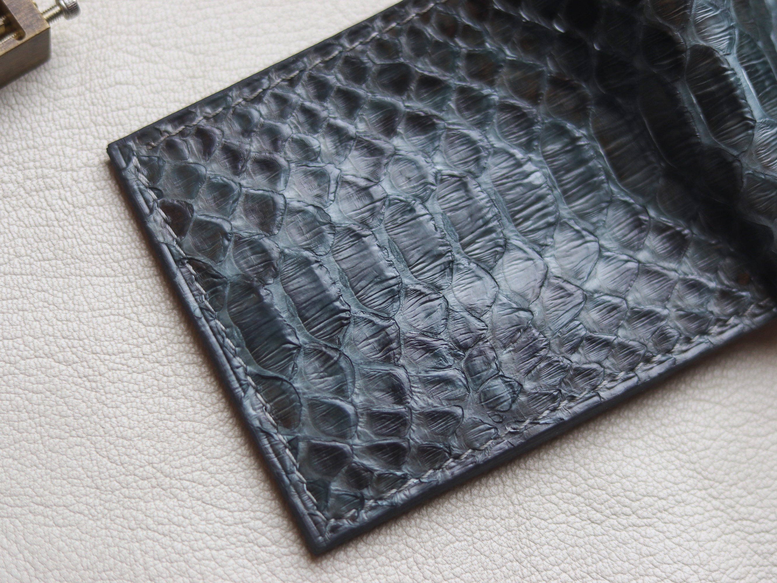 LARSON -  IRIDIUM GRAY PYTHON SKIN