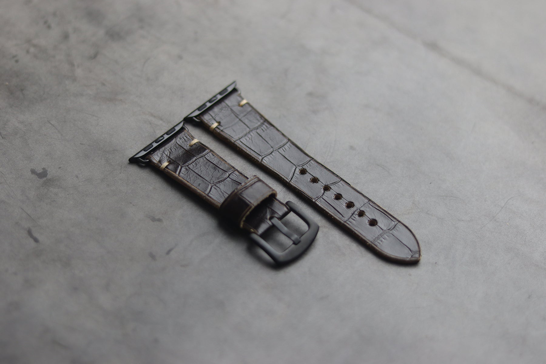 BROWN CROCO HAND-CRAFTED APPLE WATCH STRAPS