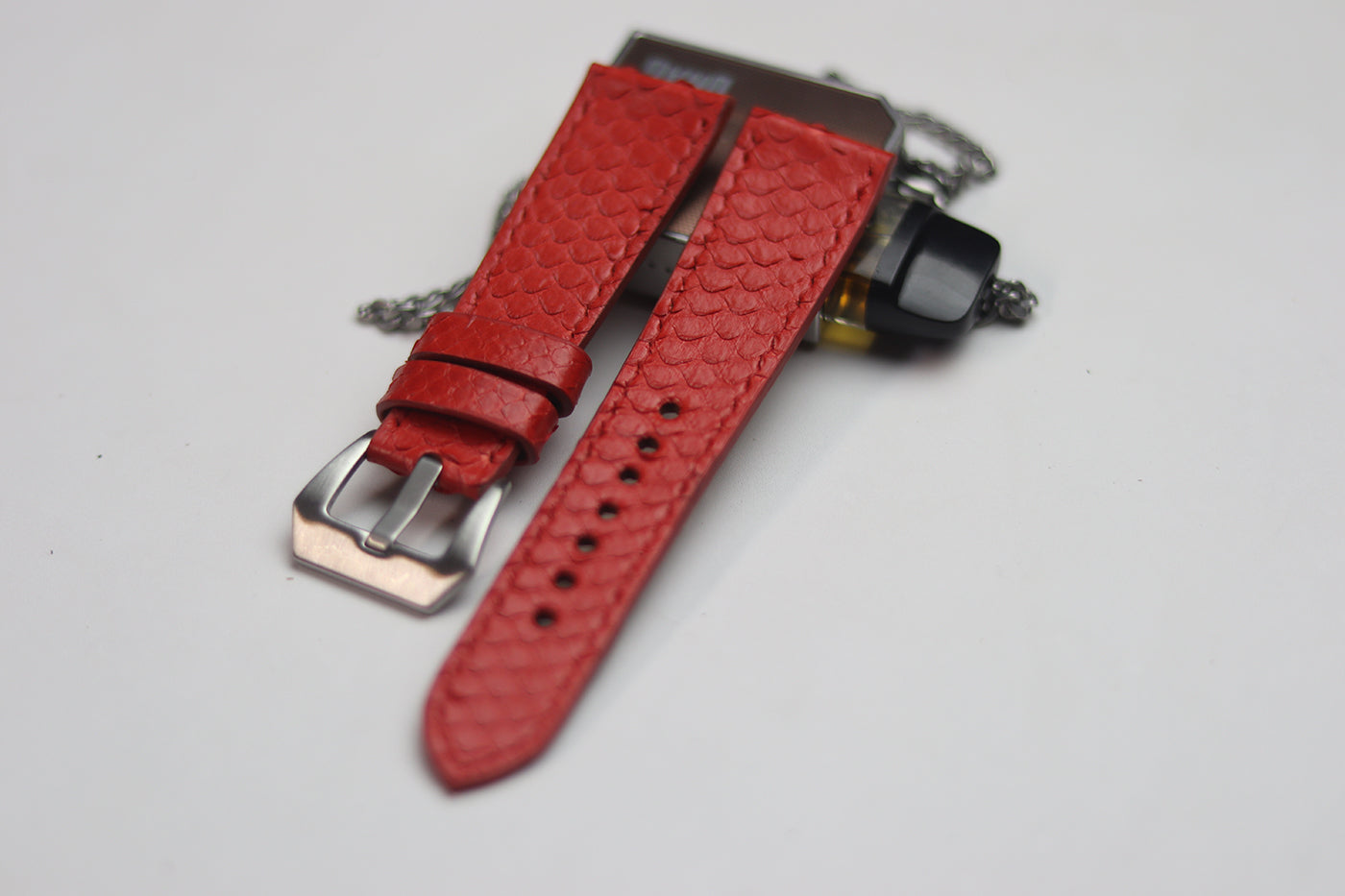 SCARLETT RED SNAKE SKIN FULL STITCHED