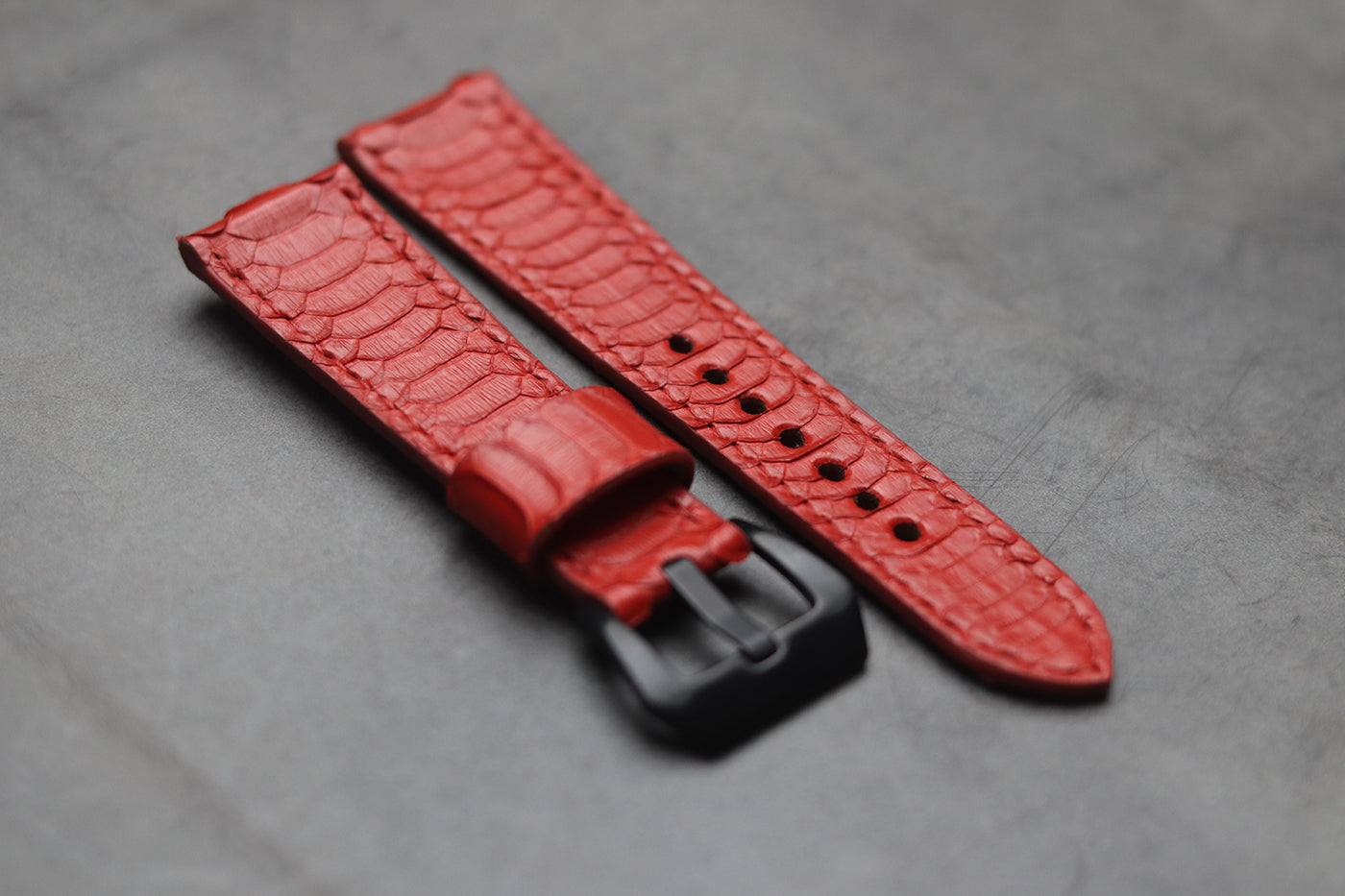 SCARLETT RED SNAKE SKIN FULL STITCHED (CENTER SCALE)